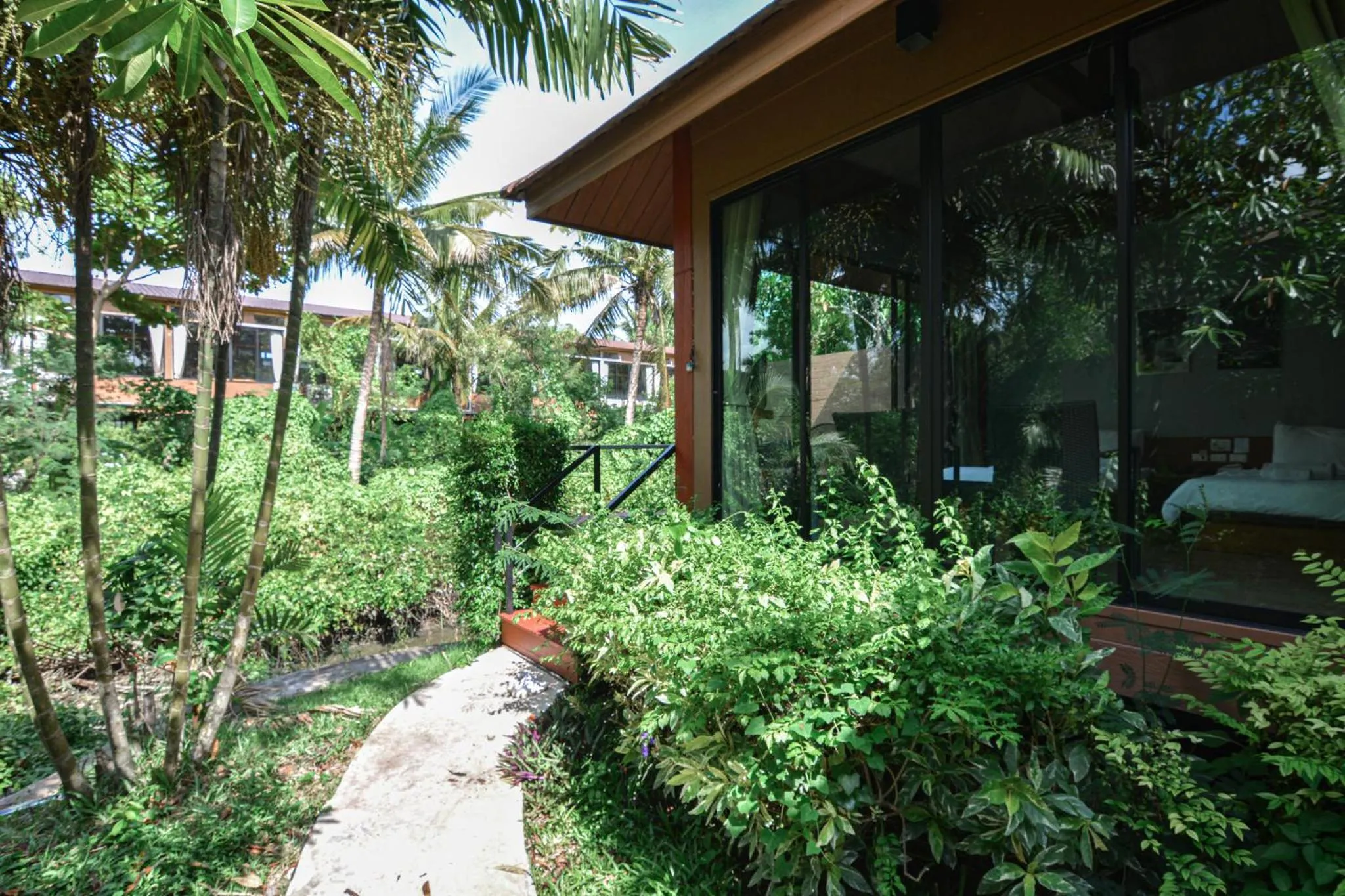 Facade/entrance in The Grace Amphawa