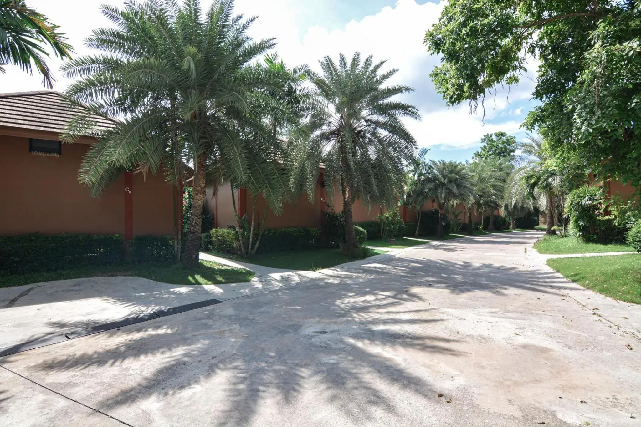 Property building in The Grace Amphawa Property building in The Grace Amphawa