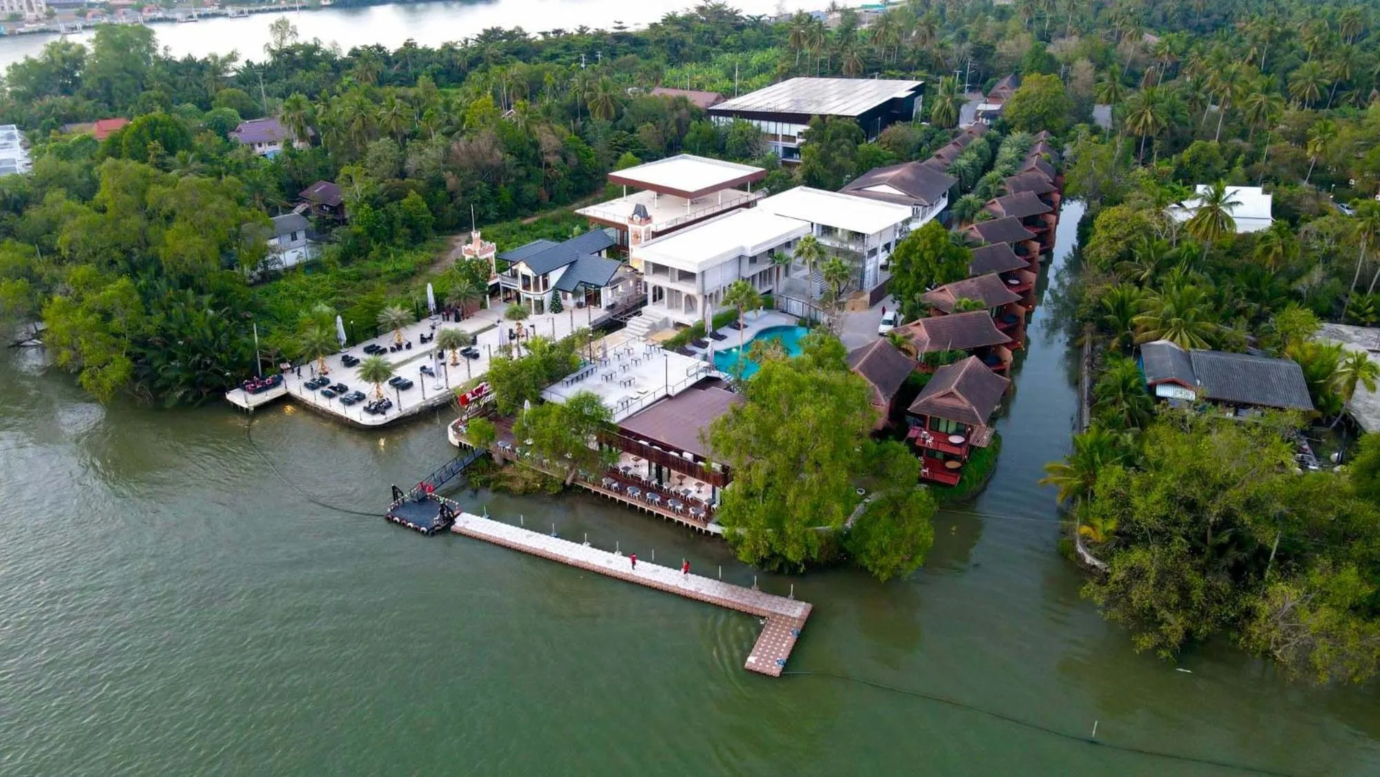 Nearby landmark in The Grace Amphawa