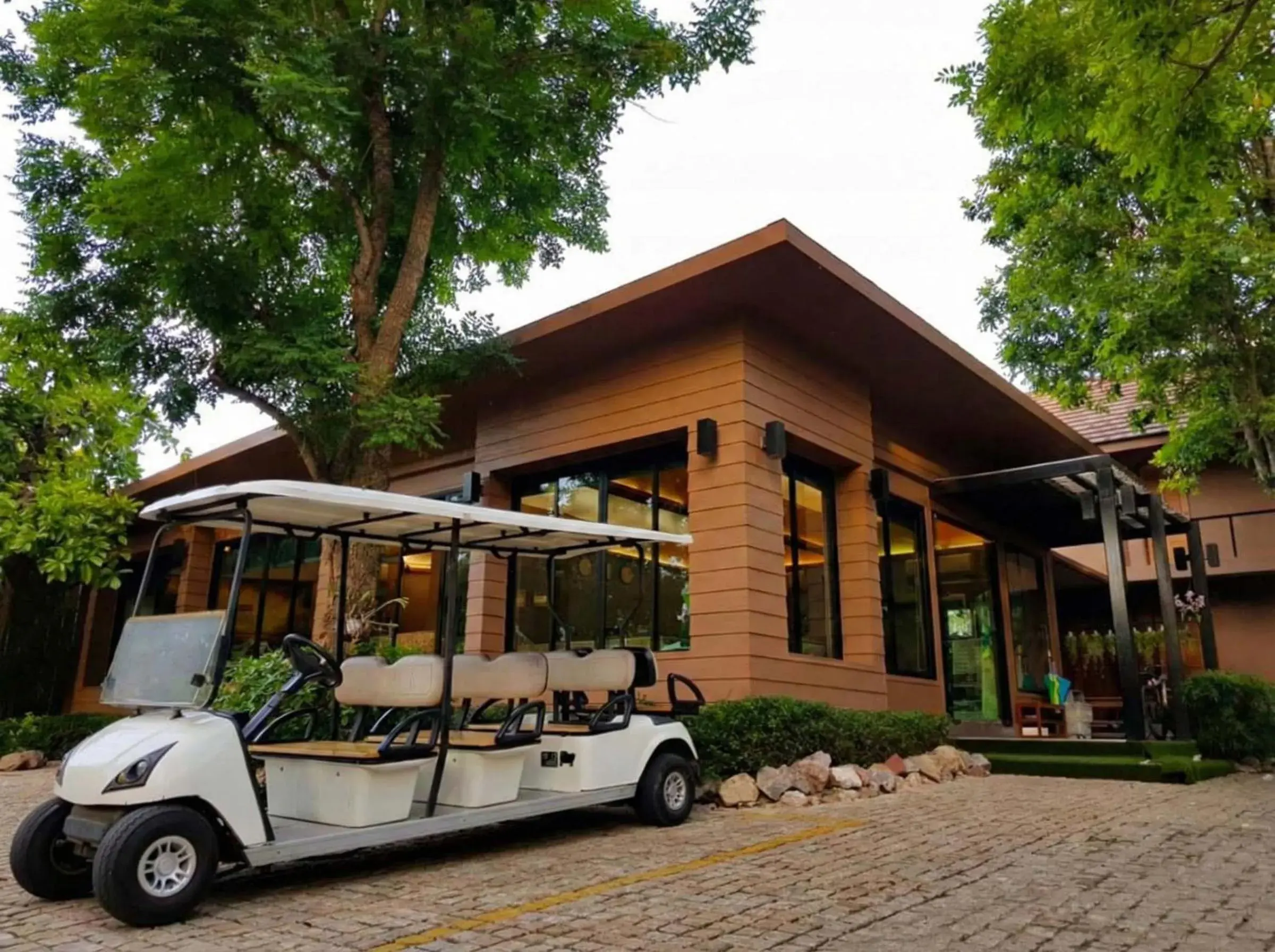 Property building in The Grace Amphawa Property building in The Grace Amphawa