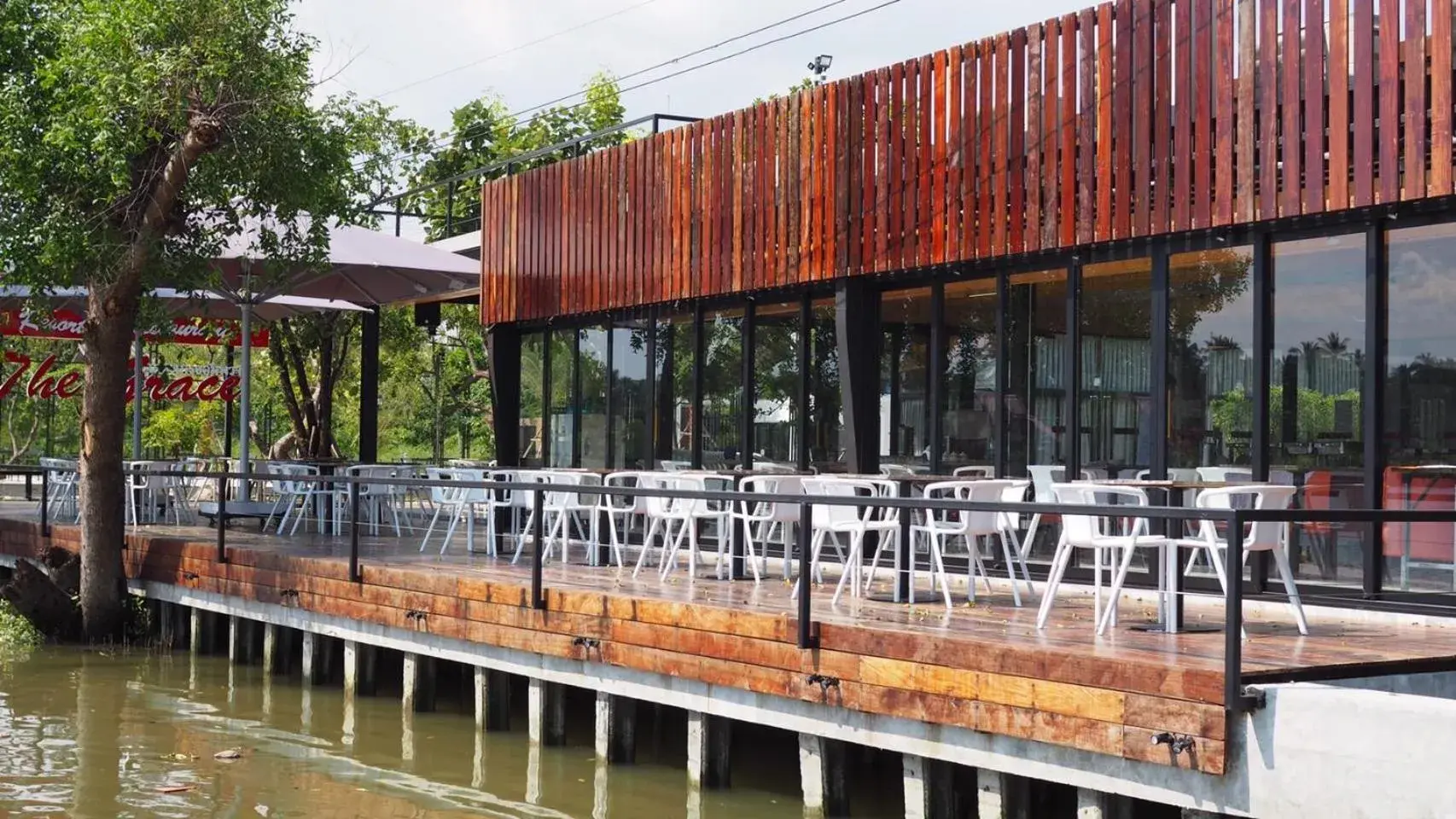 Restaurant/places to eat in The Grace Amphawa Restaurant/places to eat in The Grace Amphawa