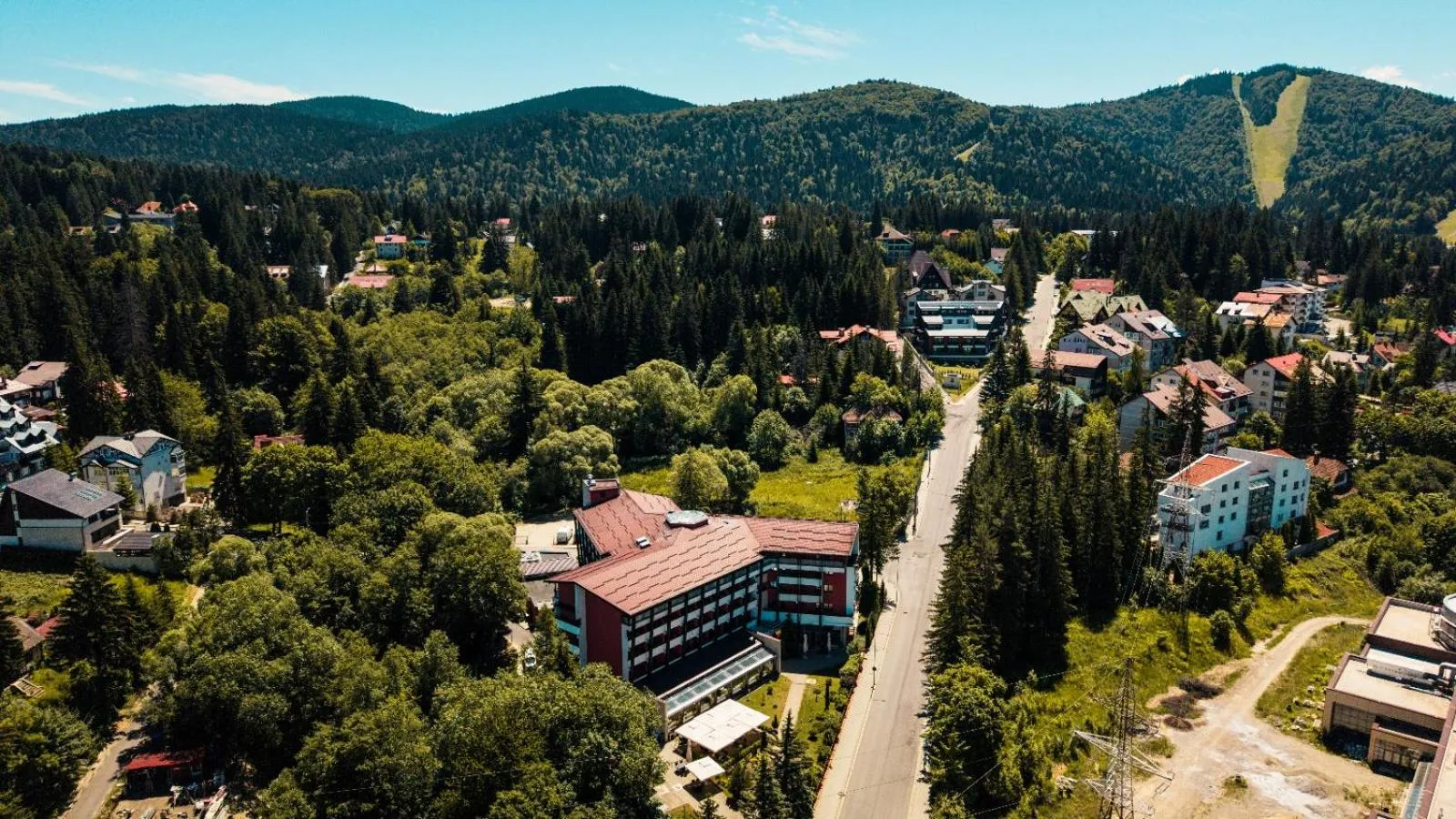 Property building in Hotel Carpați