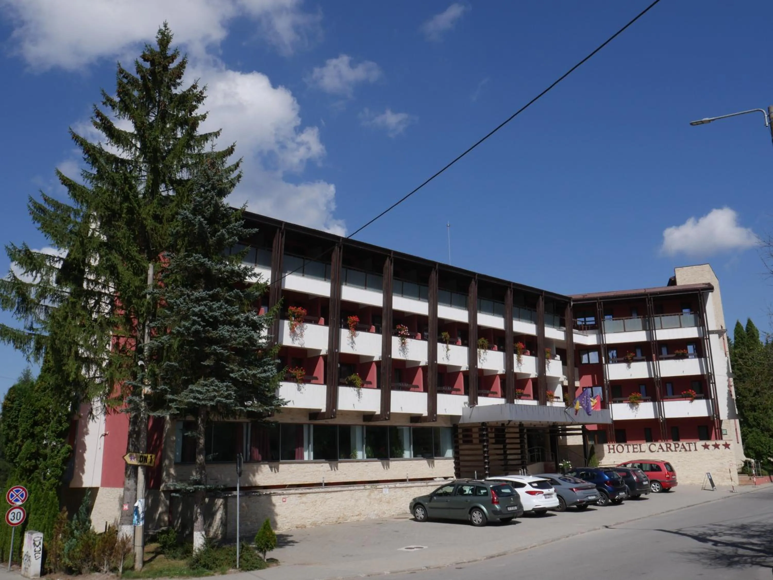 Property building in Hotel Carpați