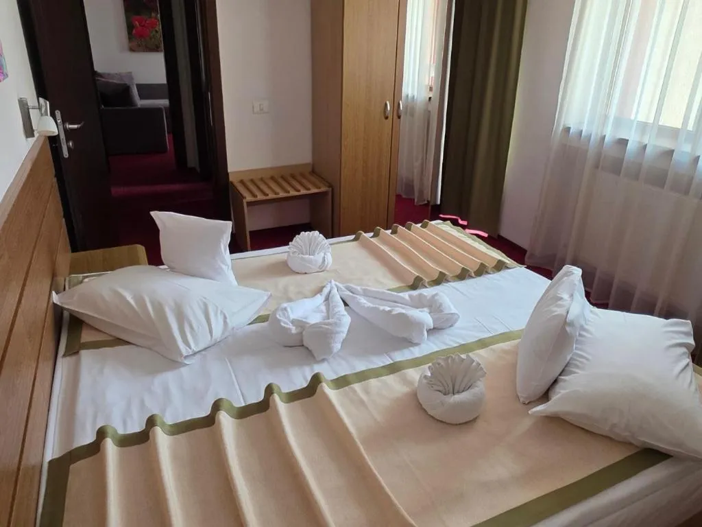 Bed in Hotel Carpați