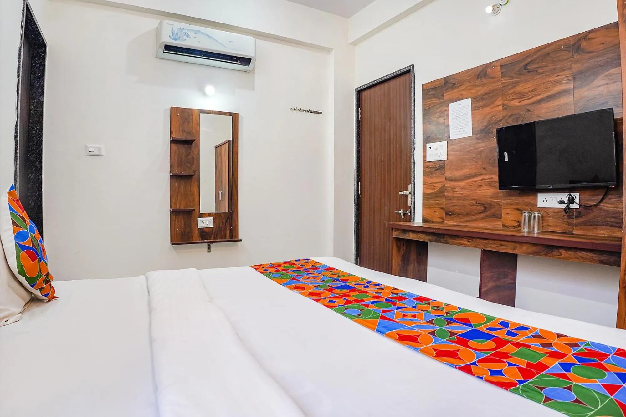 Bedroom, Bed in FabHotel SSG