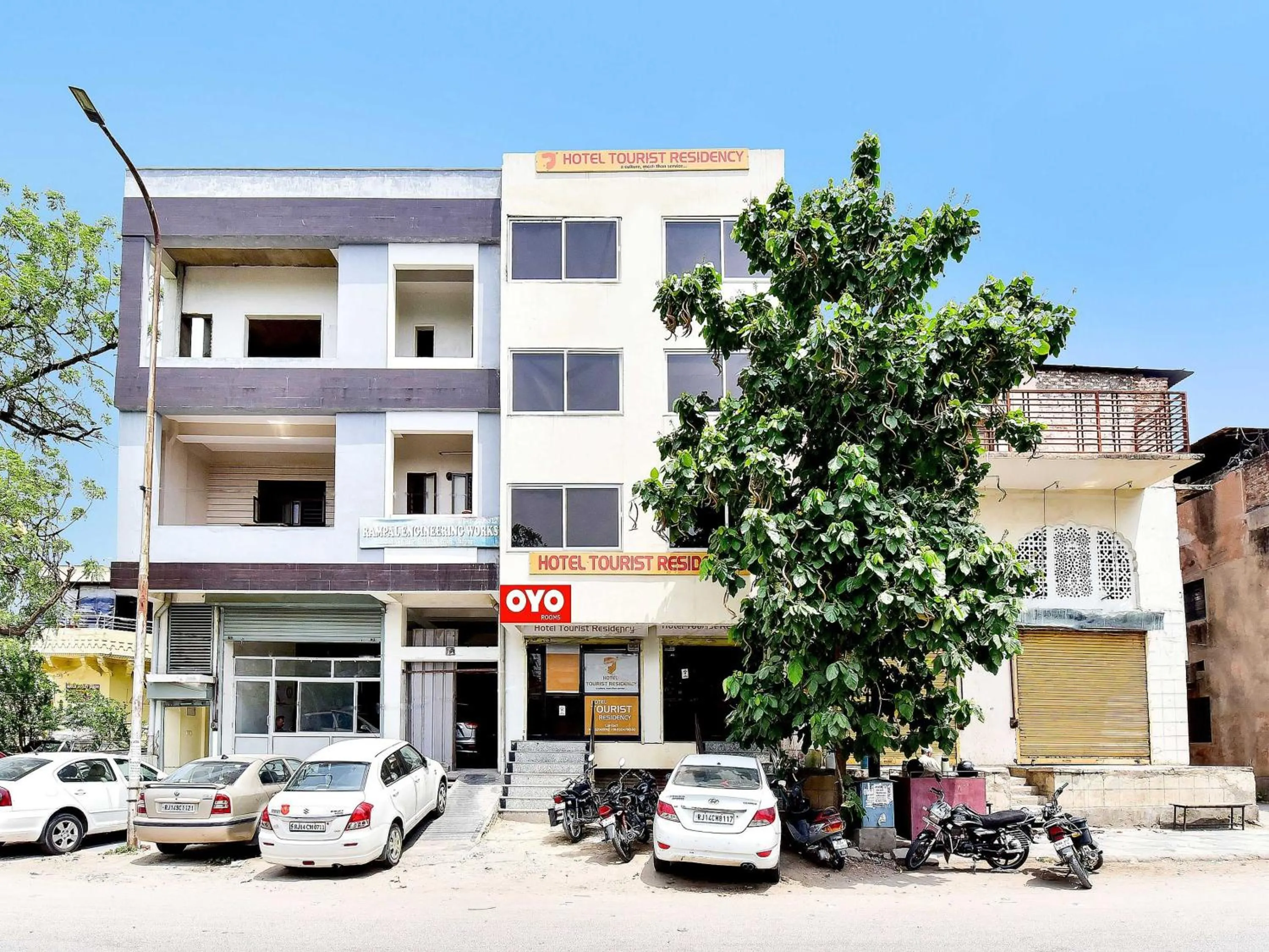 Facade/entrance in Super Hotel O Tourist Residency