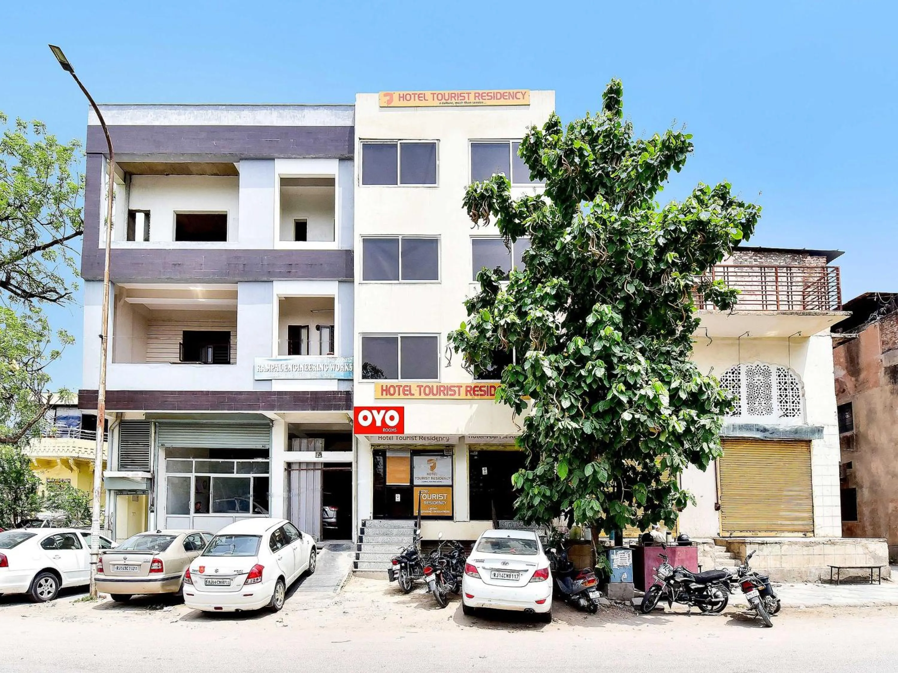 Facade/entrance in Super Hotel O Tourist Residency