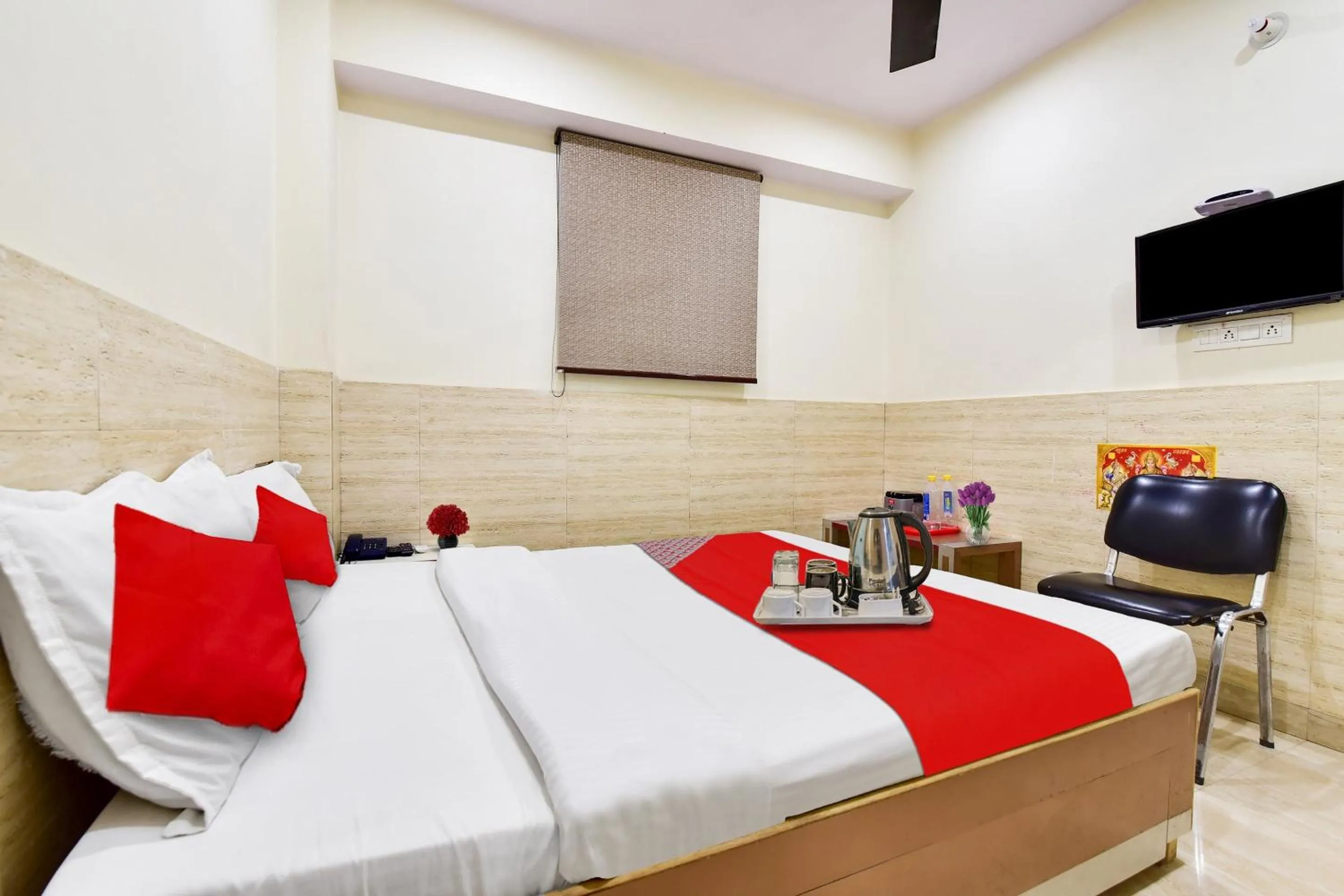 Bedroom, Bed in Super Hotel O Tourist Residency
