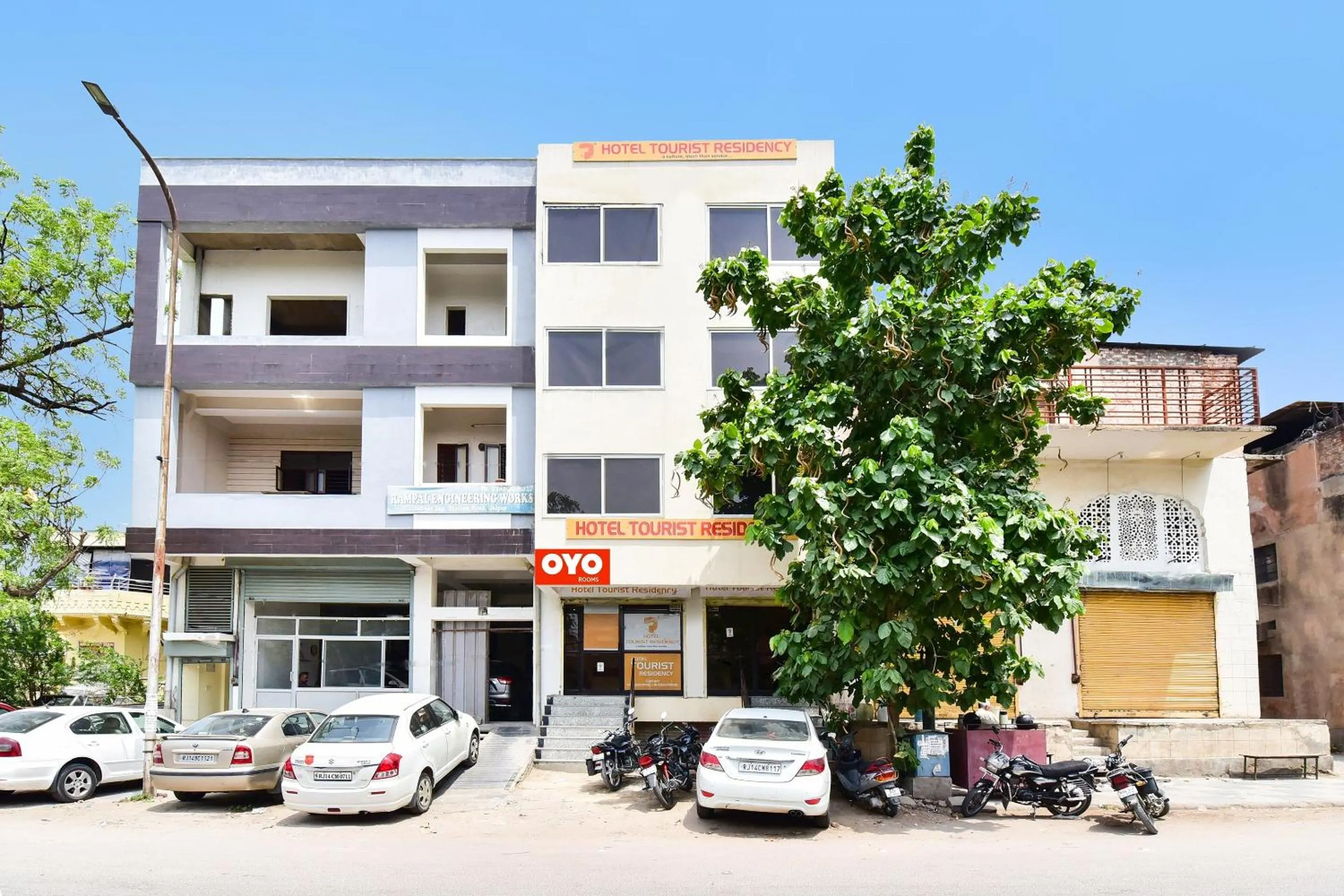 Facade/entrance in Super Hotel O Tourist Residency