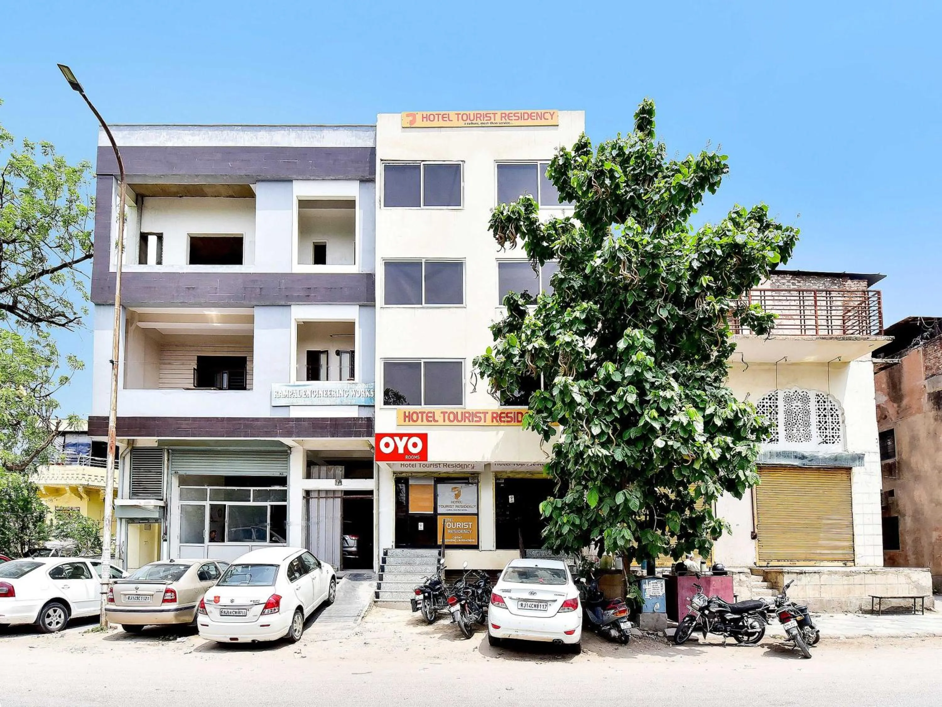 Facade/entrance in Super Hotel O Tourist Residency