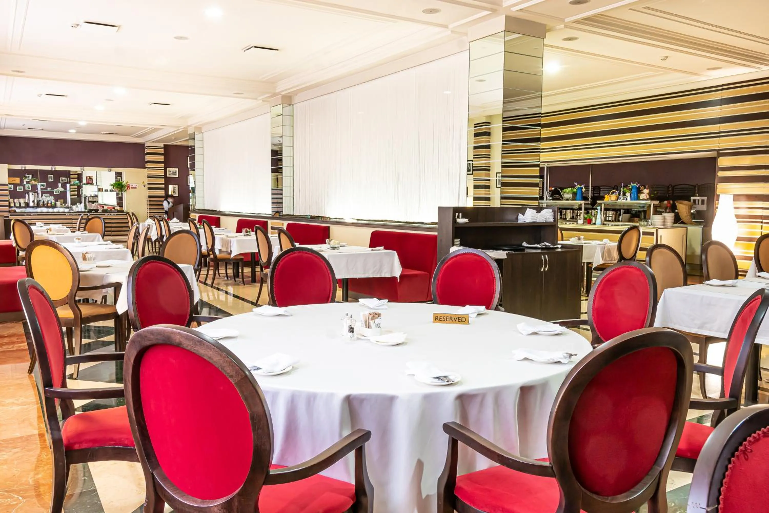 Restaurant/places to eat in Radisson Hotel Astana