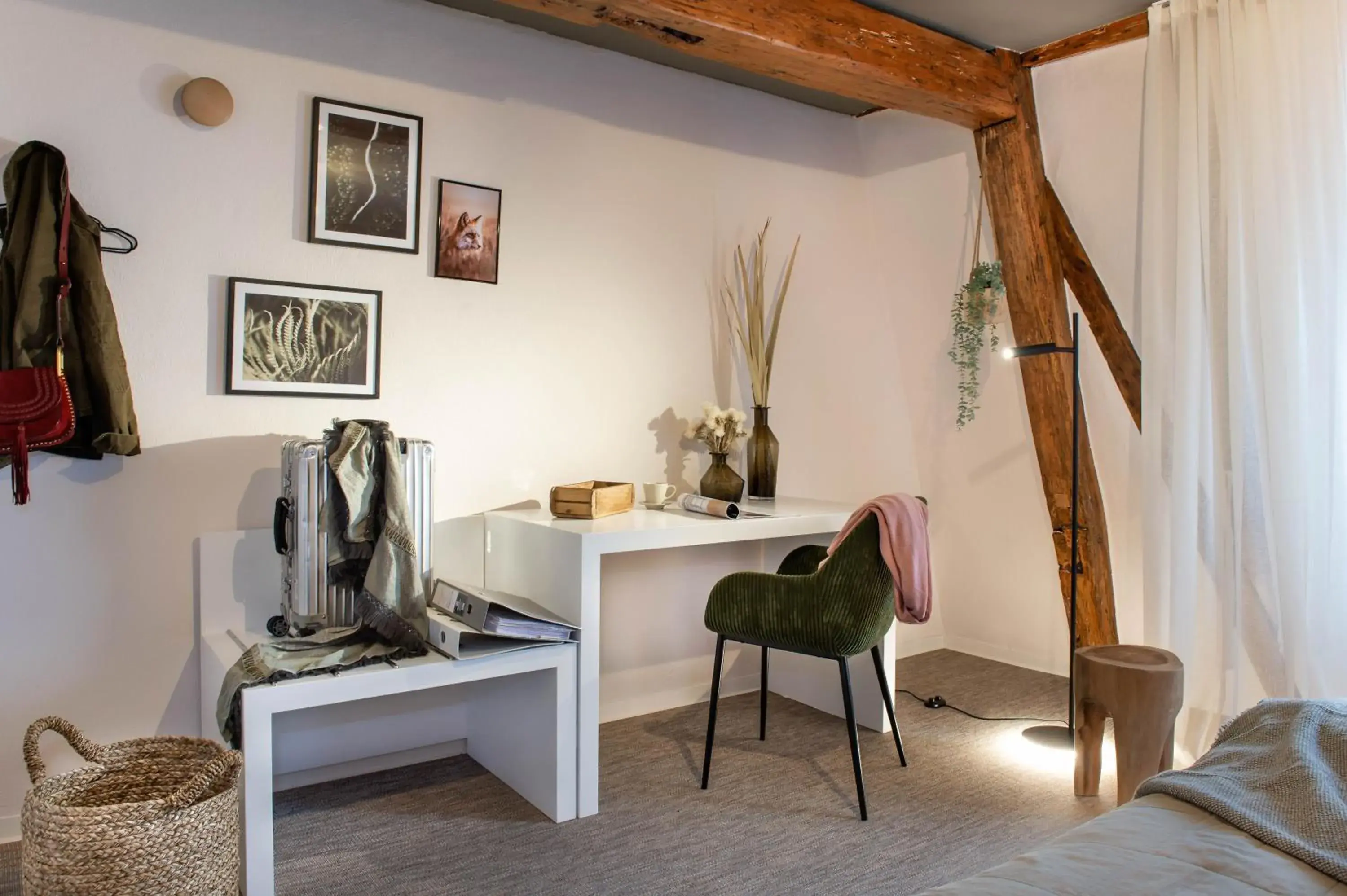 hair dresser, Seating Area in Hotel Fuchs "Life-Style mit Night-Life"