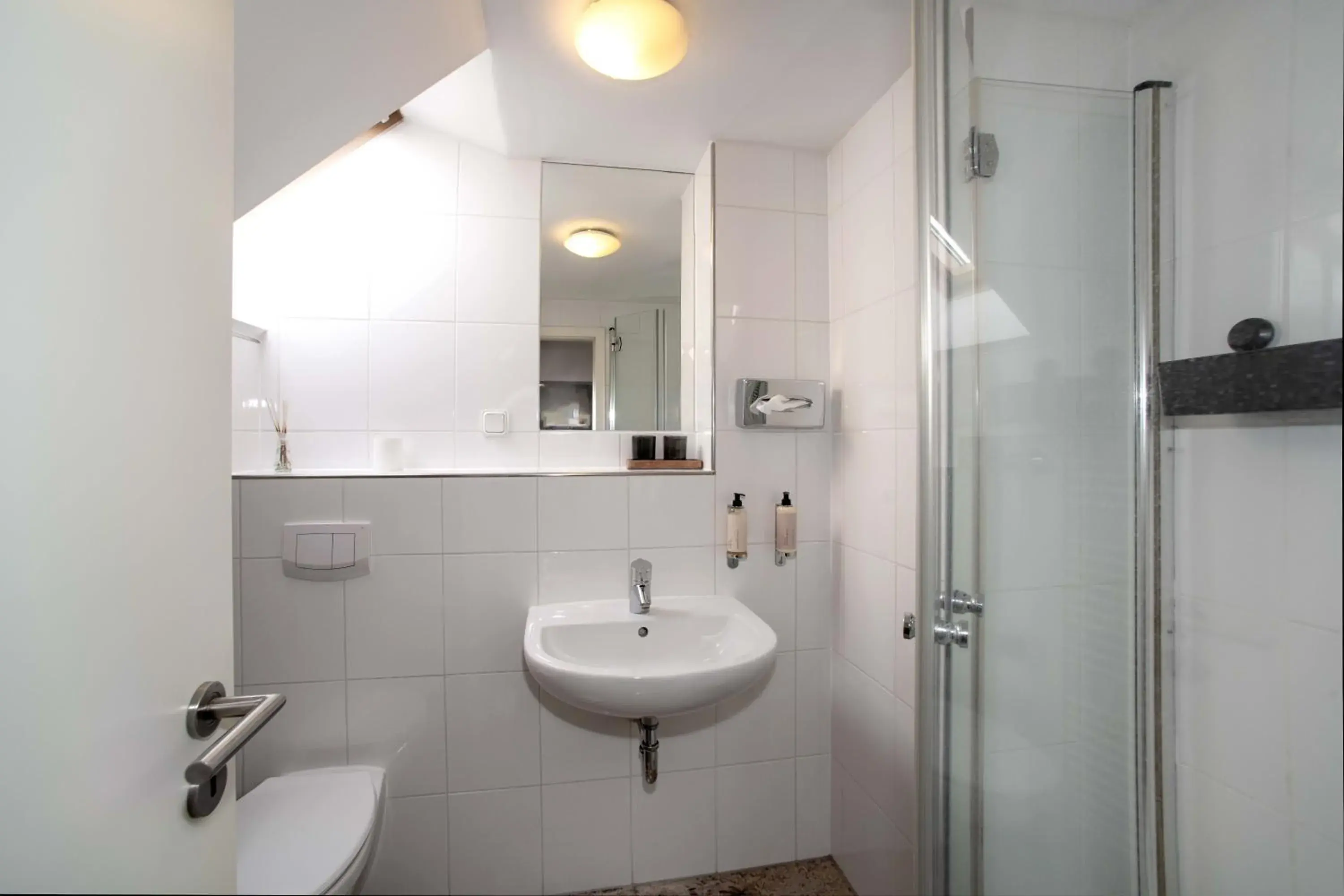 Shower, Bathroom in Hotel Fuchs "Life-Style mit Night-Life"