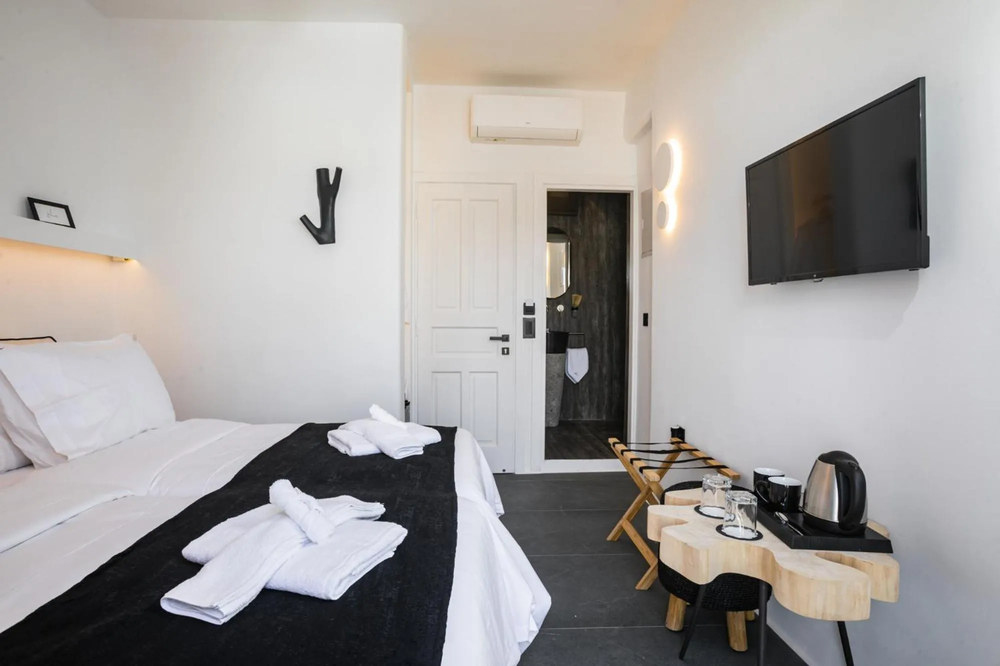 Photo of the whole room, Bed in She Mykonos - Luxury Apartments