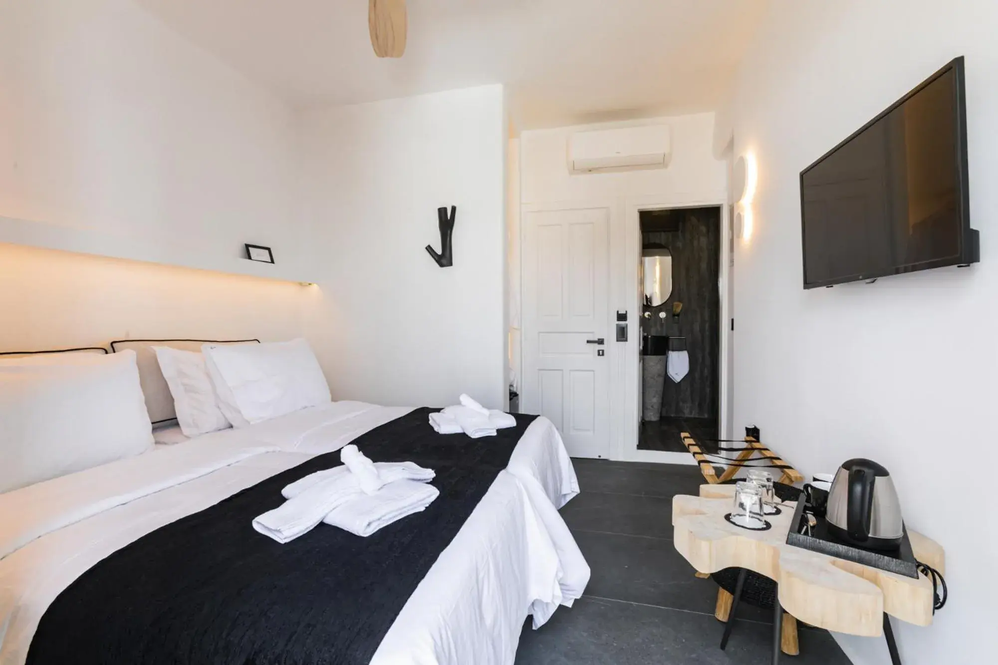 Bed in She Mykonos - Luxury Apartments Bed in She Mykonos - Luxury Apartments