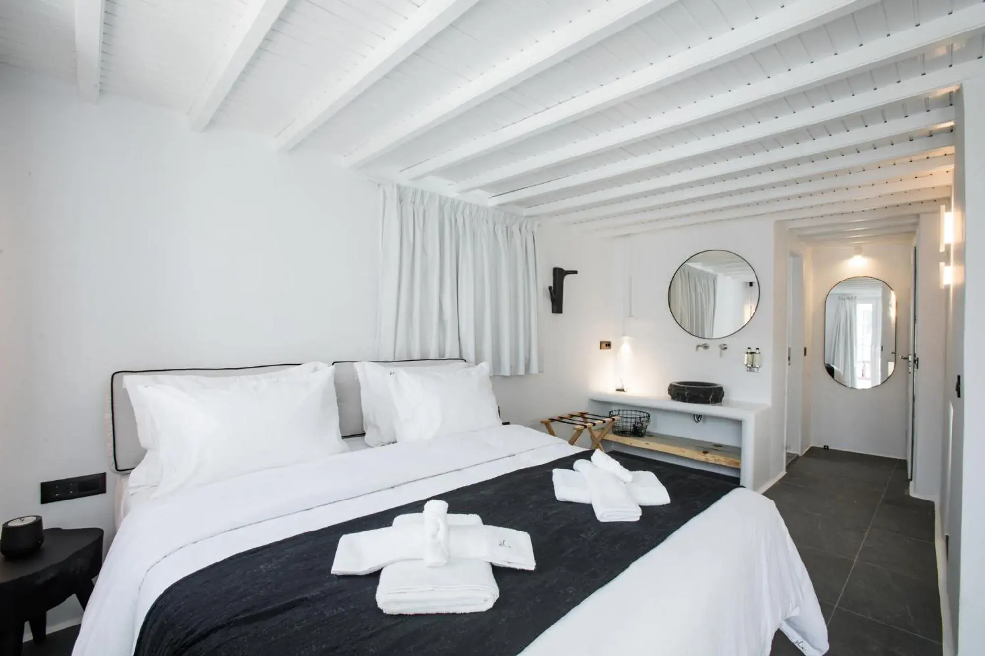 Deluxe Double Room with Balcony in She Mykonos - Luxury Apartments Deluxe Double Room with Balcony in She Mykonos - Luxury Apartments