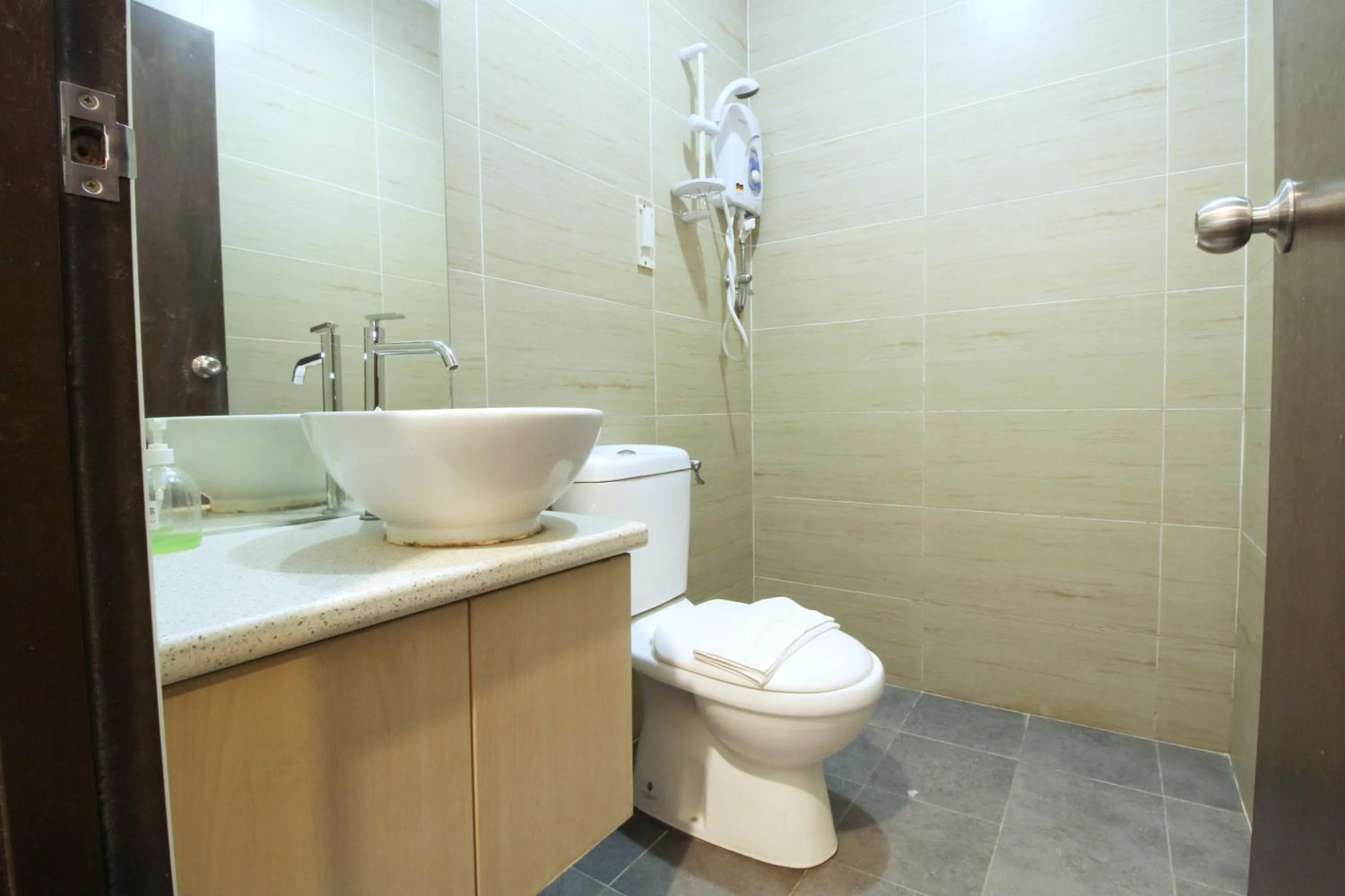 Shower in Grand Kapar Hotel Klang Sentral