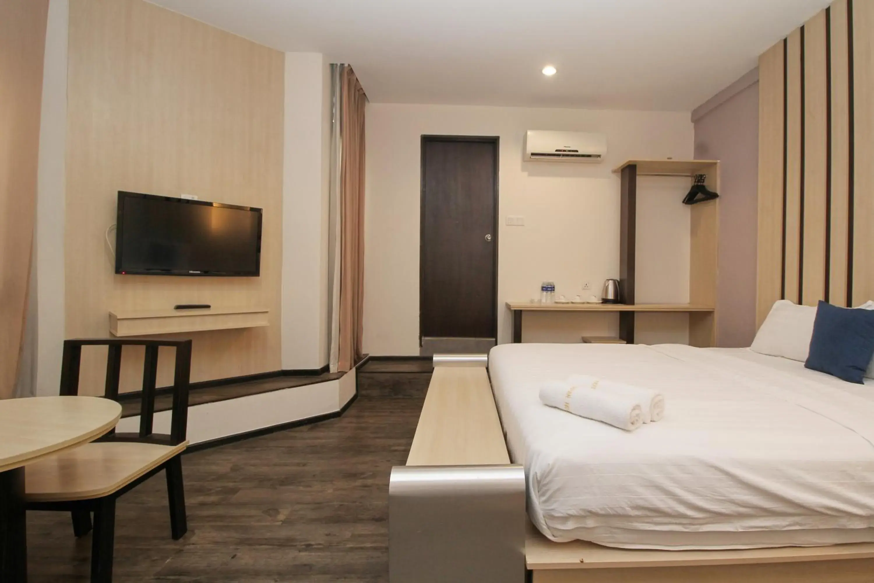 TV and multimedia, Bed in Grand Kapar Hotel Klang Sentral