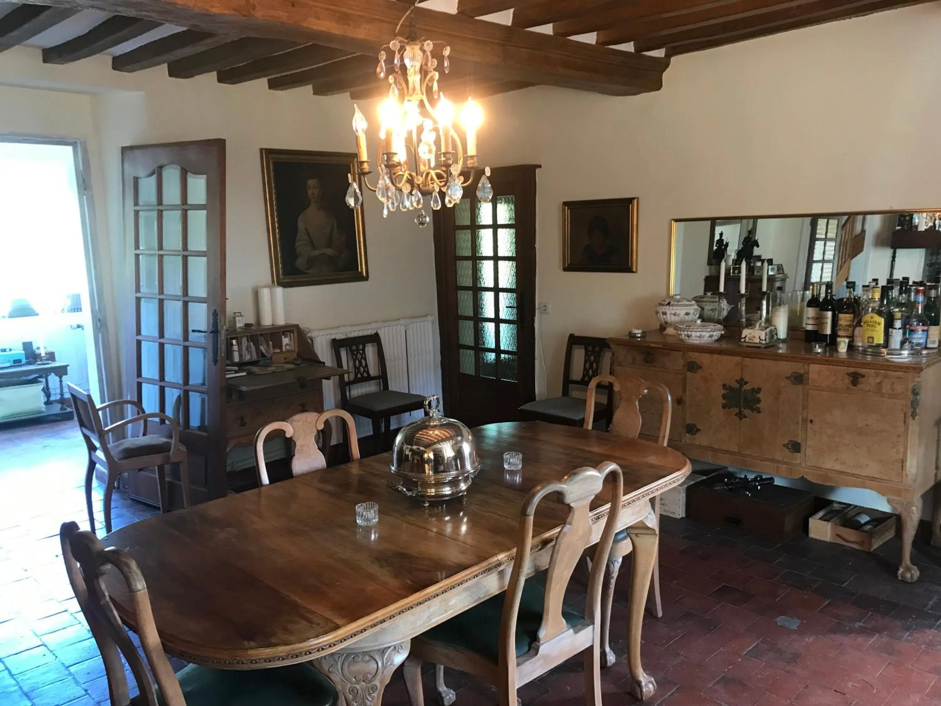 Dining area in Mis Harand