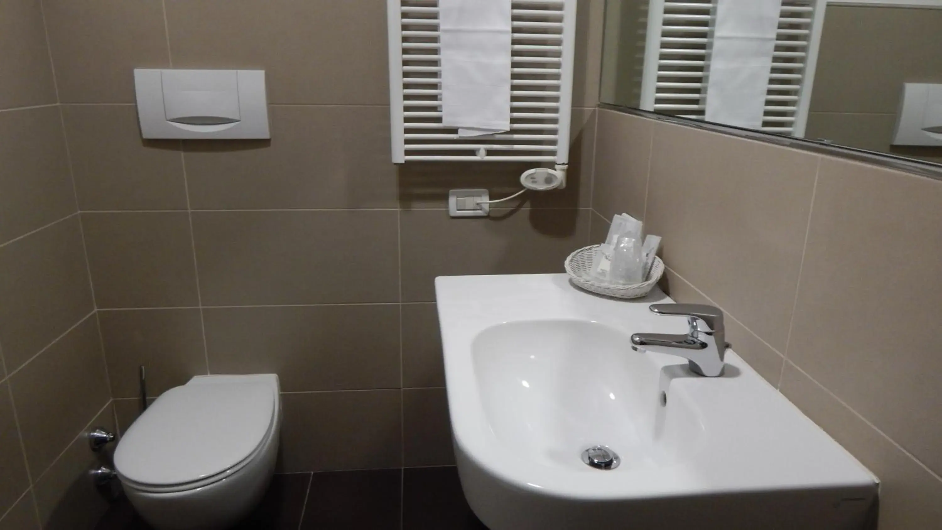Toilet in Hotel & Residence Castelli Toilet in Hotel & Residence Castelli