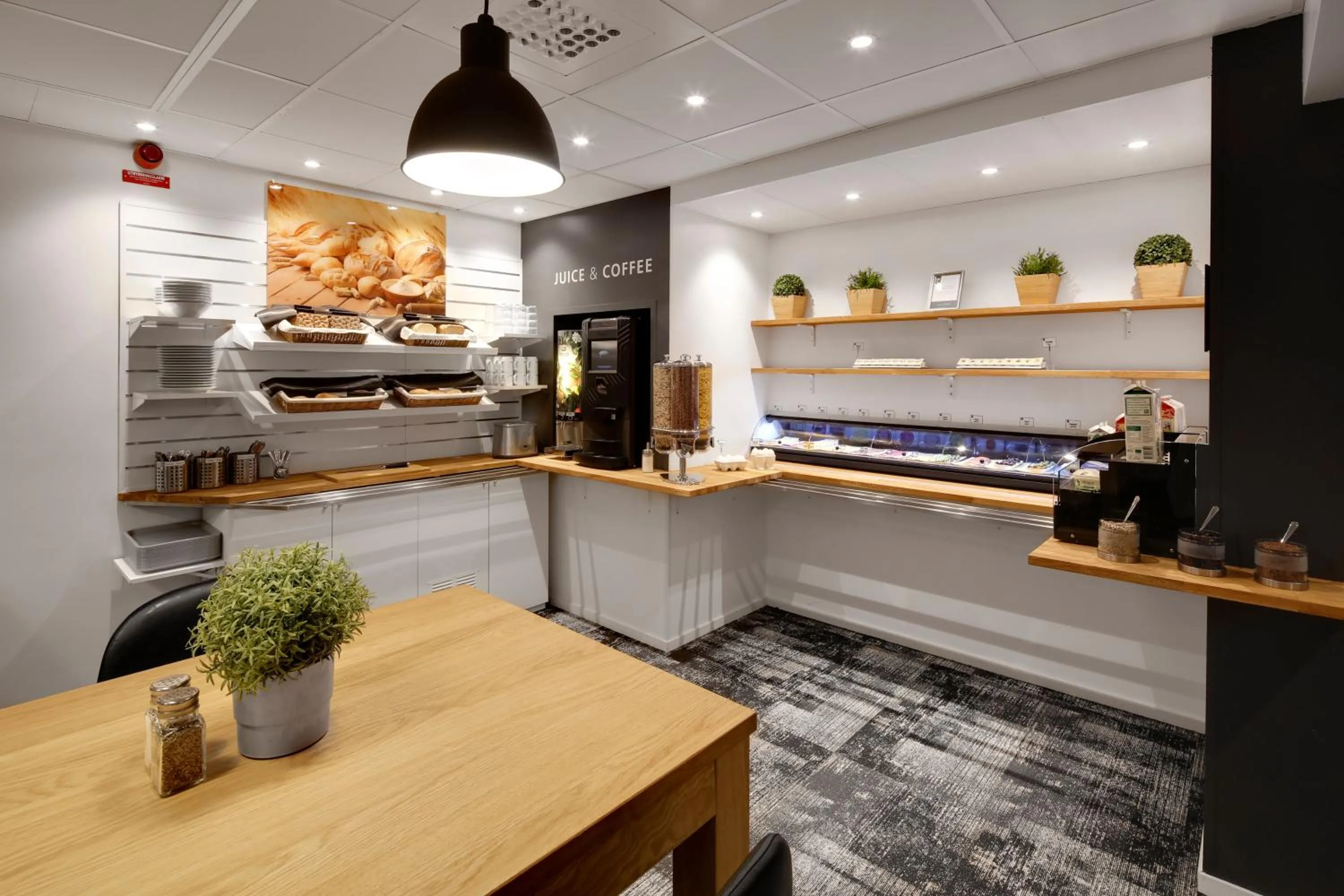 Continental breakfast in Hotel Vindeus