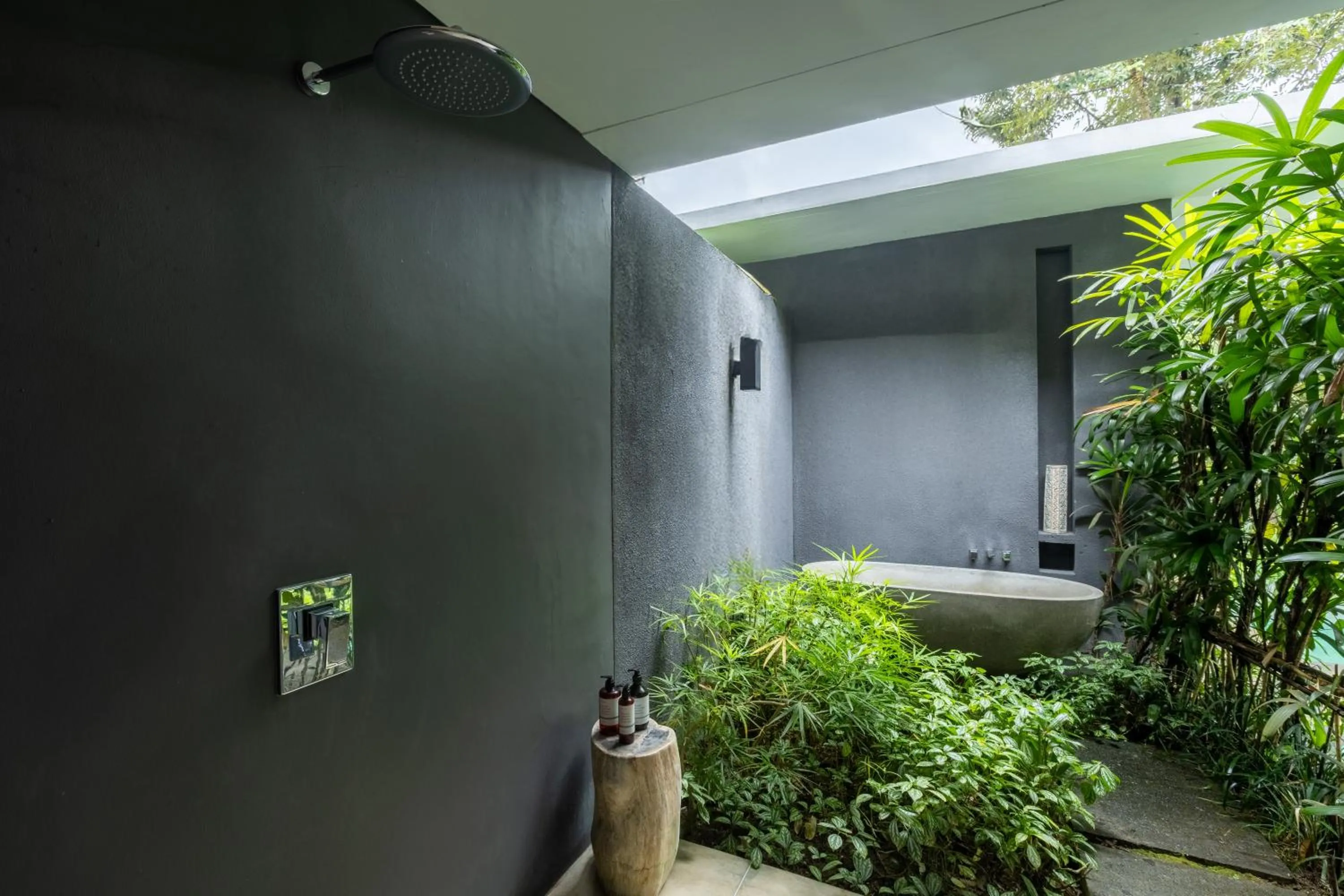 Open Air Bath in Aria Villas Ubud