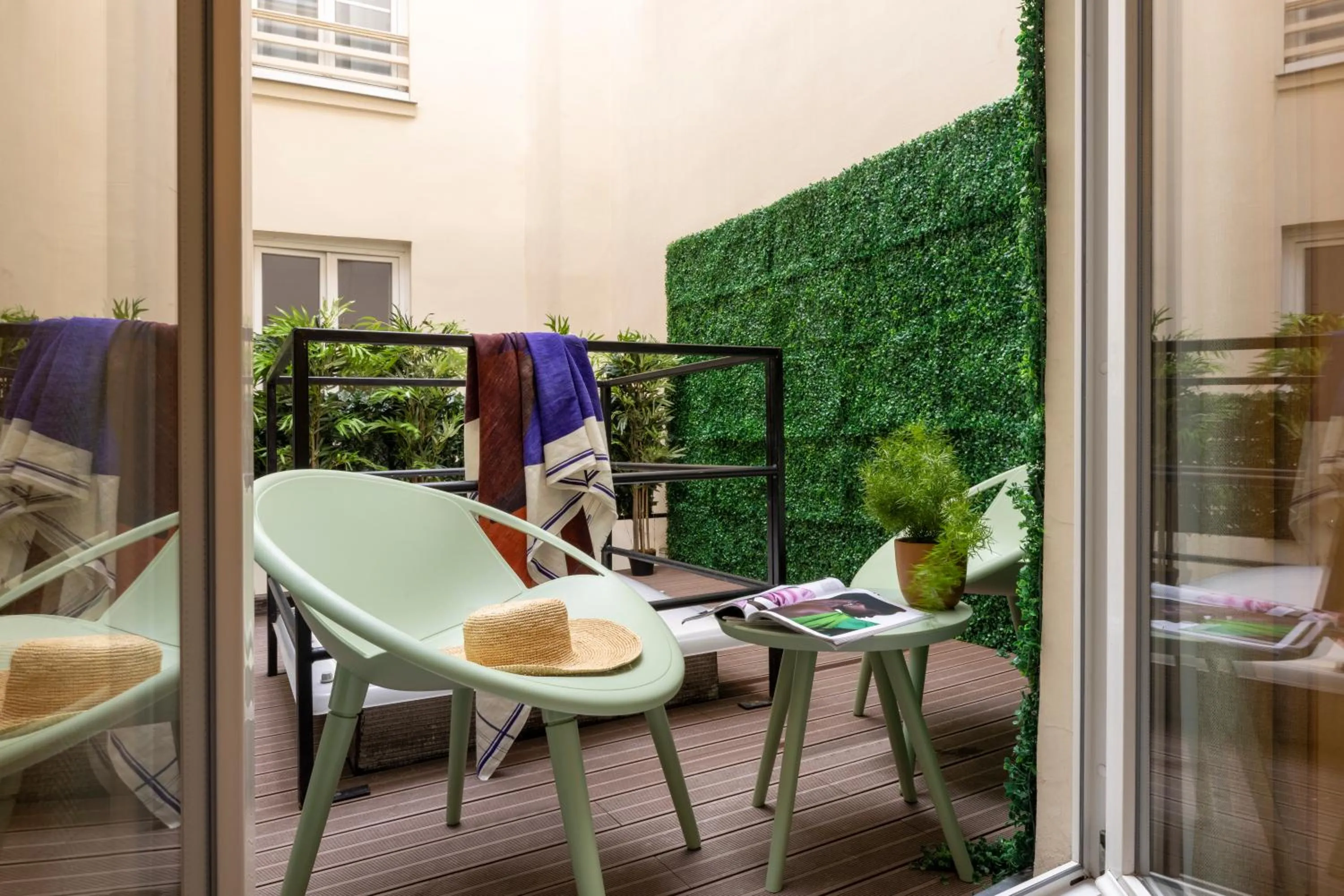 Balcony/Terrace in Yuna Saint-Honoré - Serviced Apartments