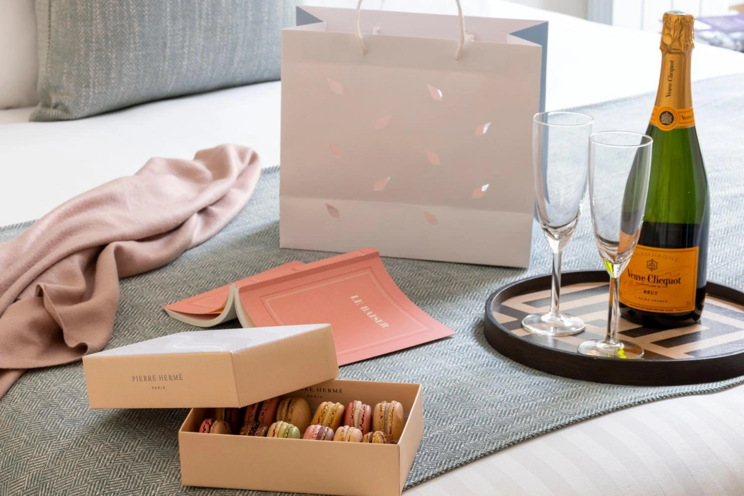 Decorative detail in Yuna Saint-Honoré - Serviced Apartments