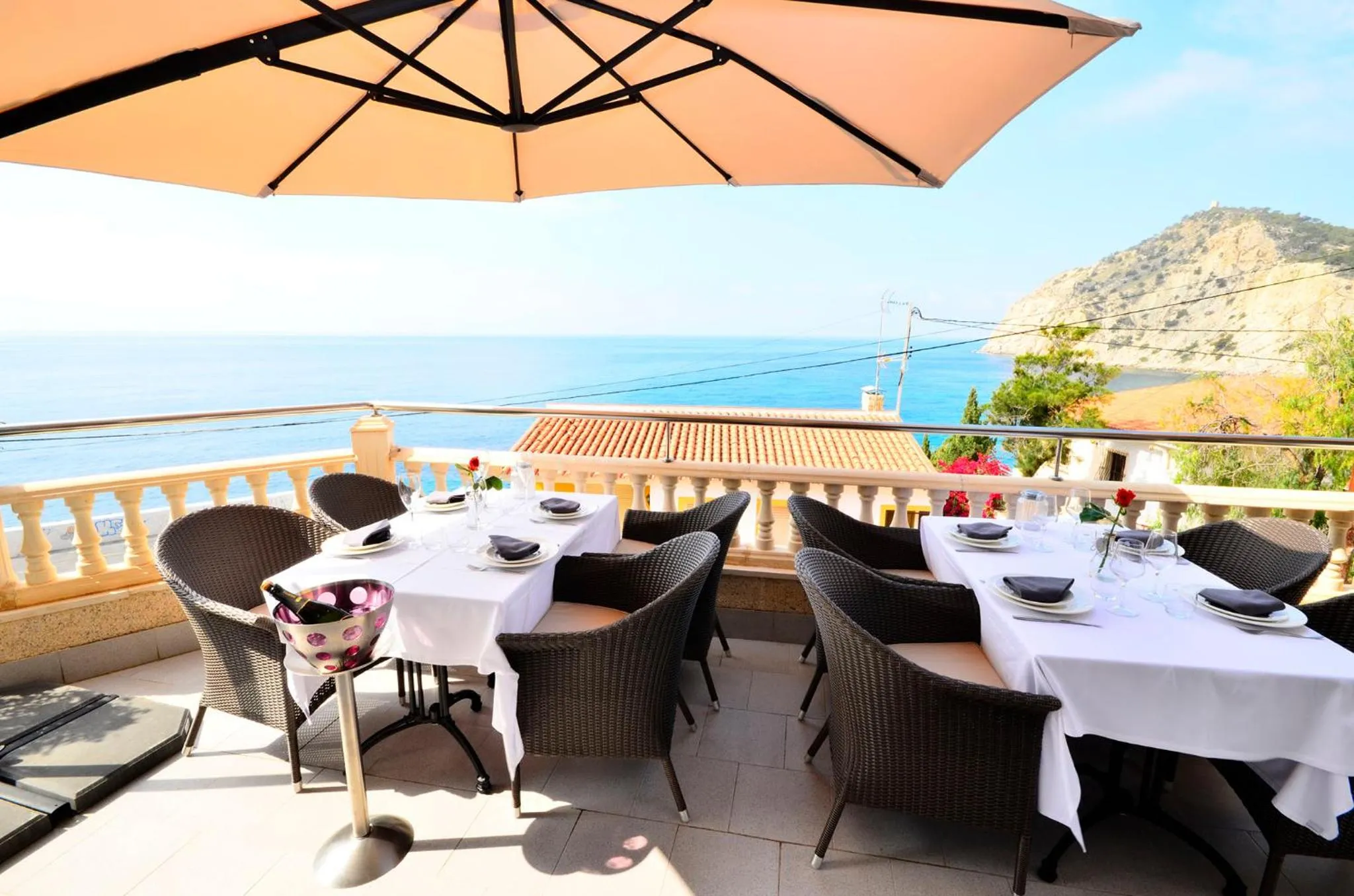 Restaurant/places to eat in Aparthotel Ola Blanca