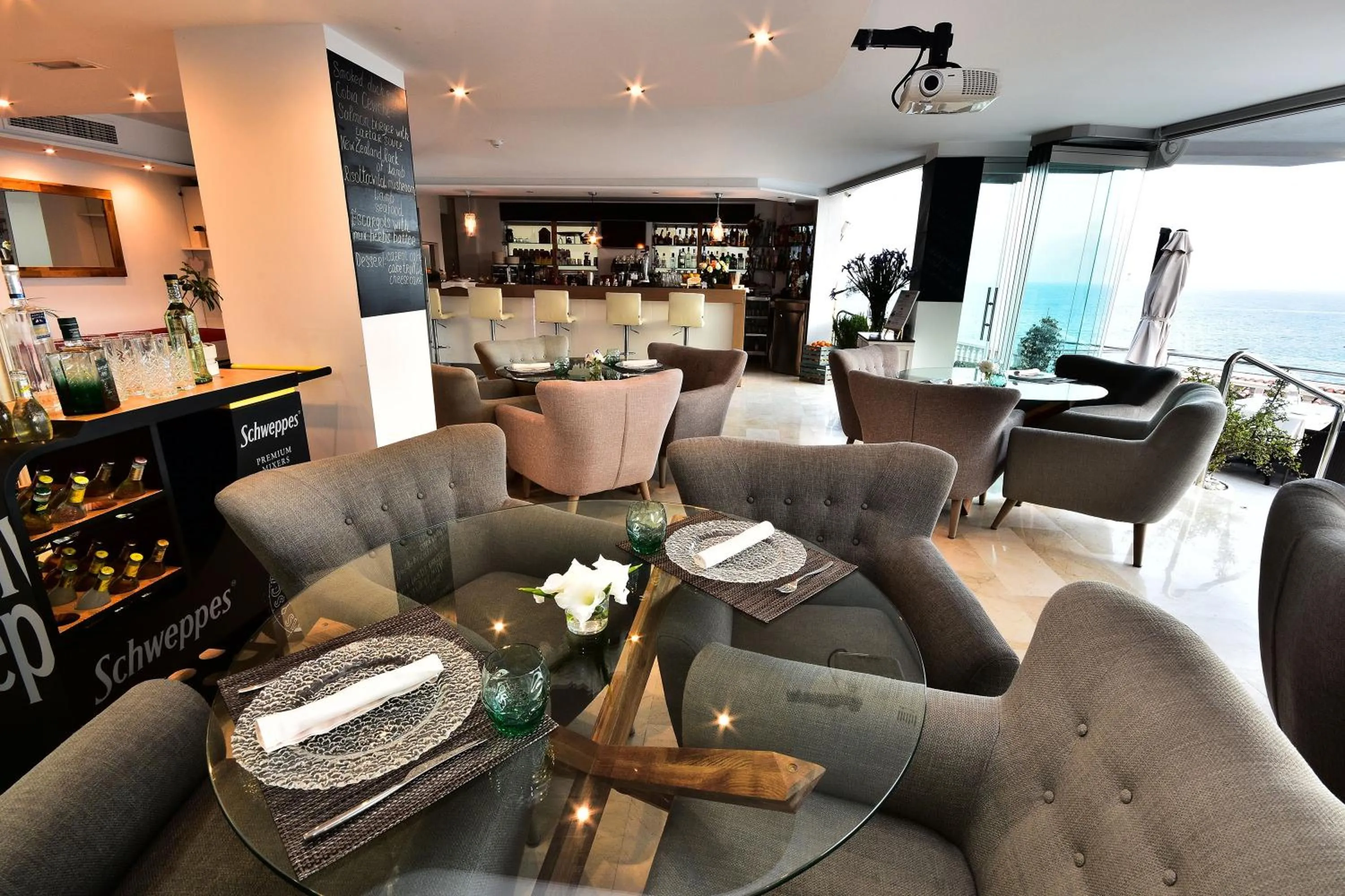 Restaurant/places to eat in Aparthotel Ola Blanca