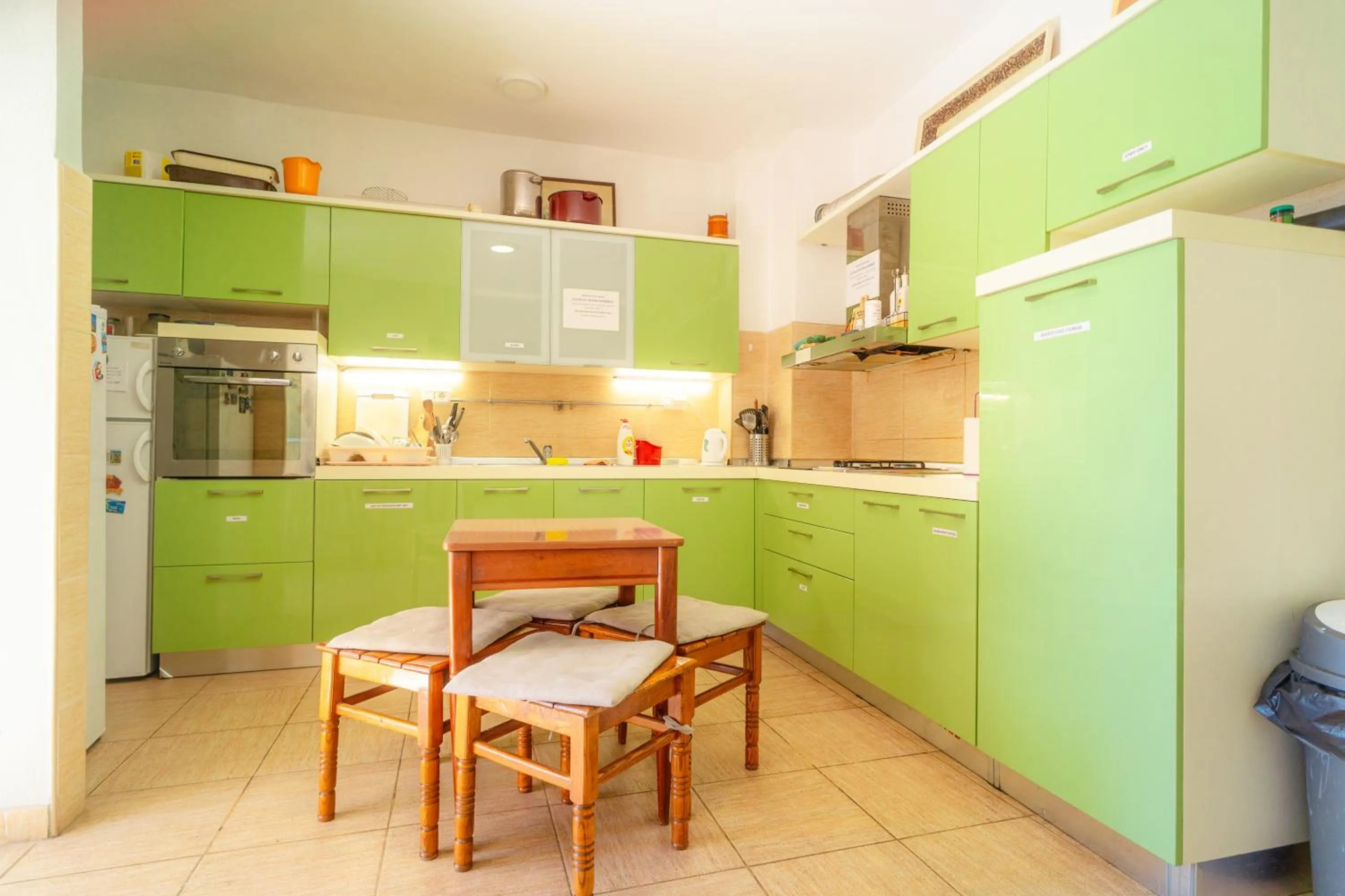 Kitchen or kitchenette in FREEDOM HOSTEL
