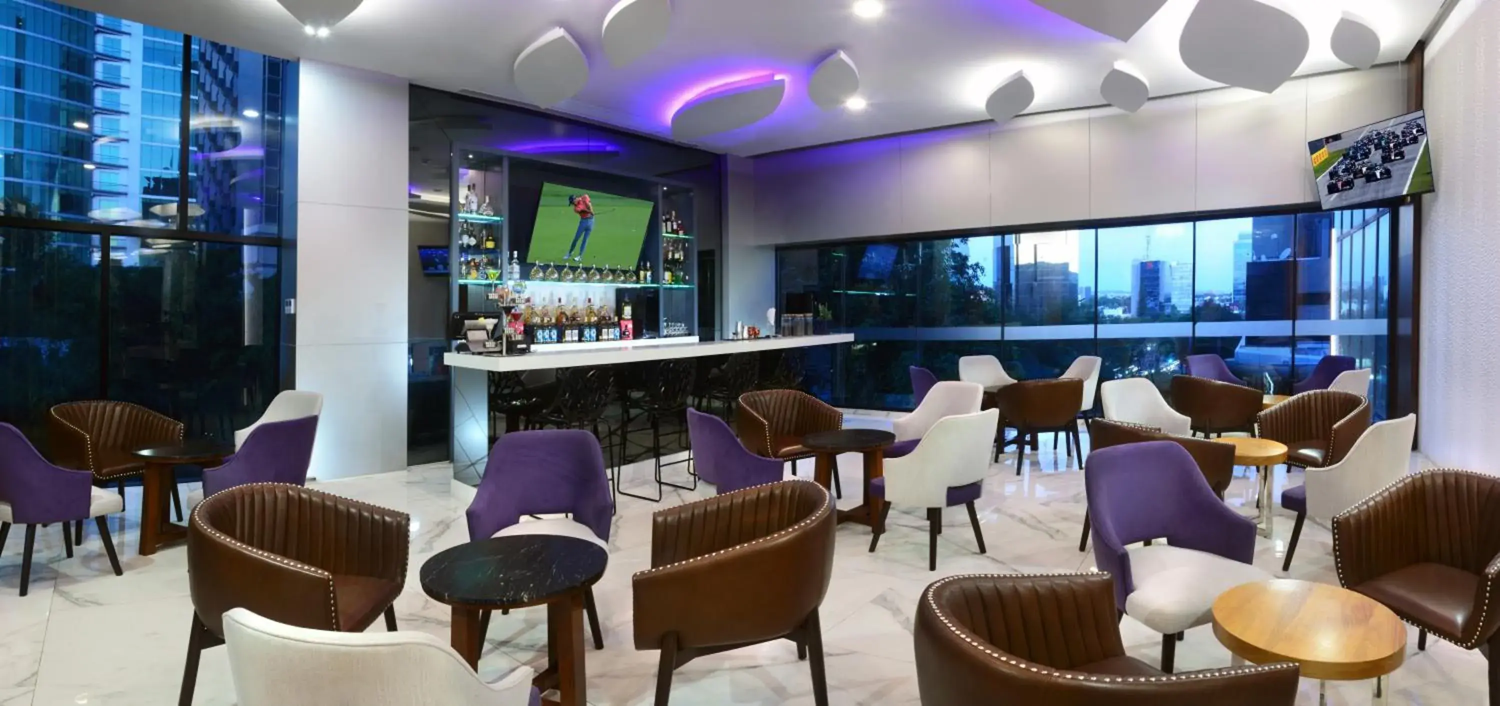 Lounge or bar, Restaurant/Places to Eat in HS HOTSSON Hotel Guadalajara Country Club