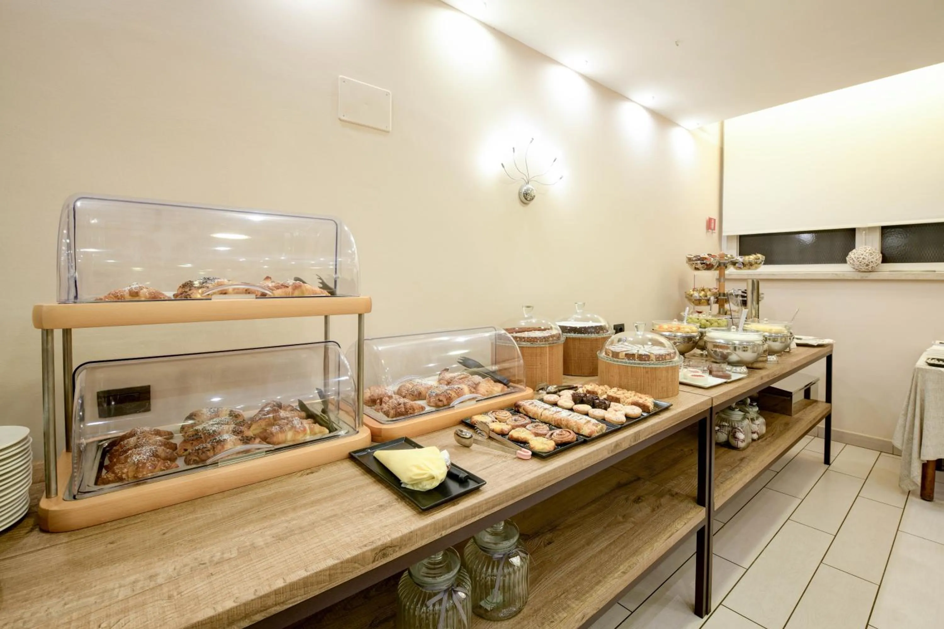 Breakfast in Hotel Europa