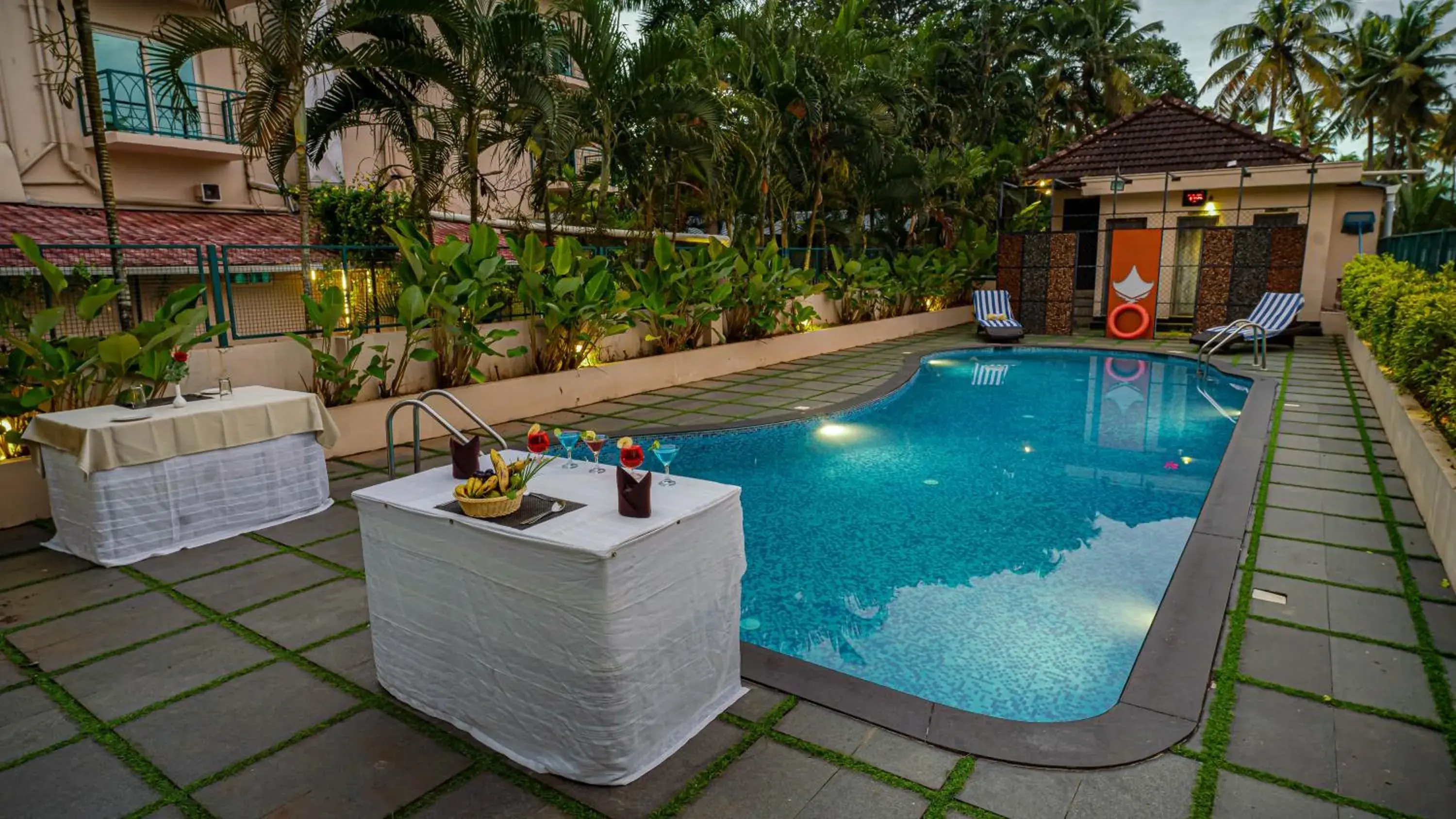 Swimming pool in Kumarakom Park Resort Swimming pool in Kumarakom Park Resort