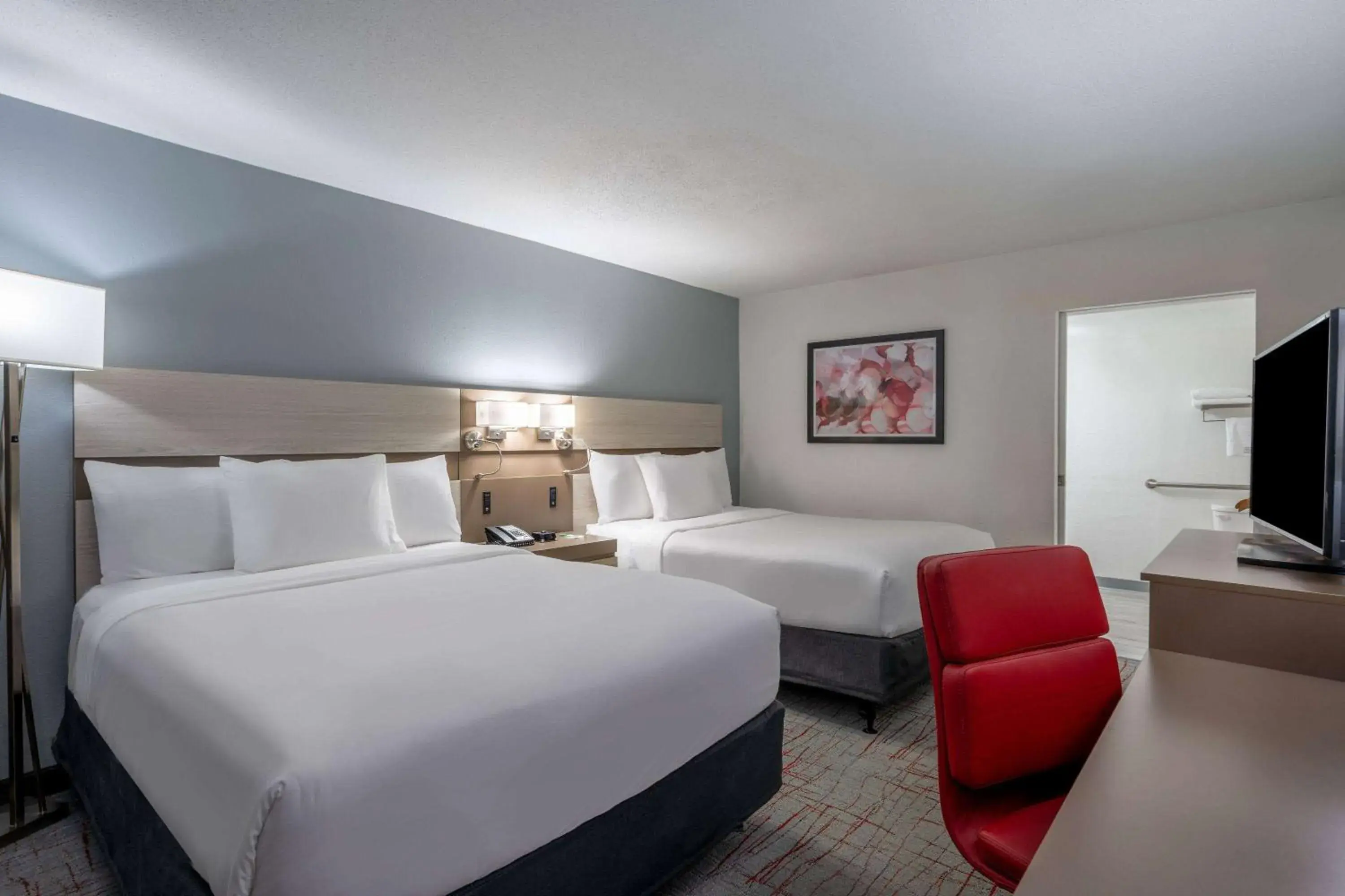 Queen Room with Two Queen Beds, Mobility Access and Roll-In Shower, Non-Smoking in Wyndham Garden Columbia-Ft Jackson Queen Room with Two Queen Beds, Mobility Access and Roll-In Shower, Non-Smoking in Wyndham Garden Columbia-Ft Jackson