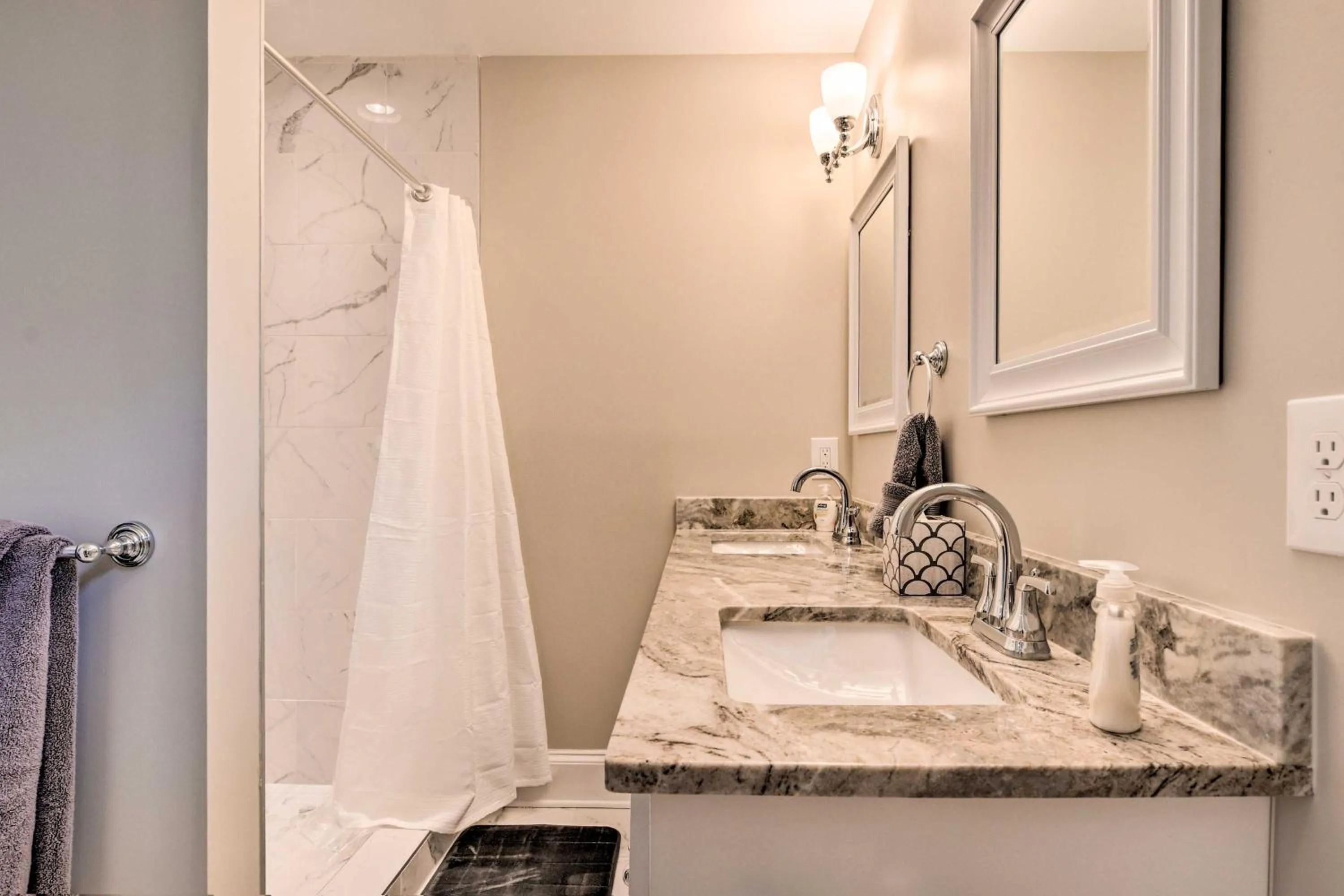 Ideally Located Penne Place with Deck and Grill