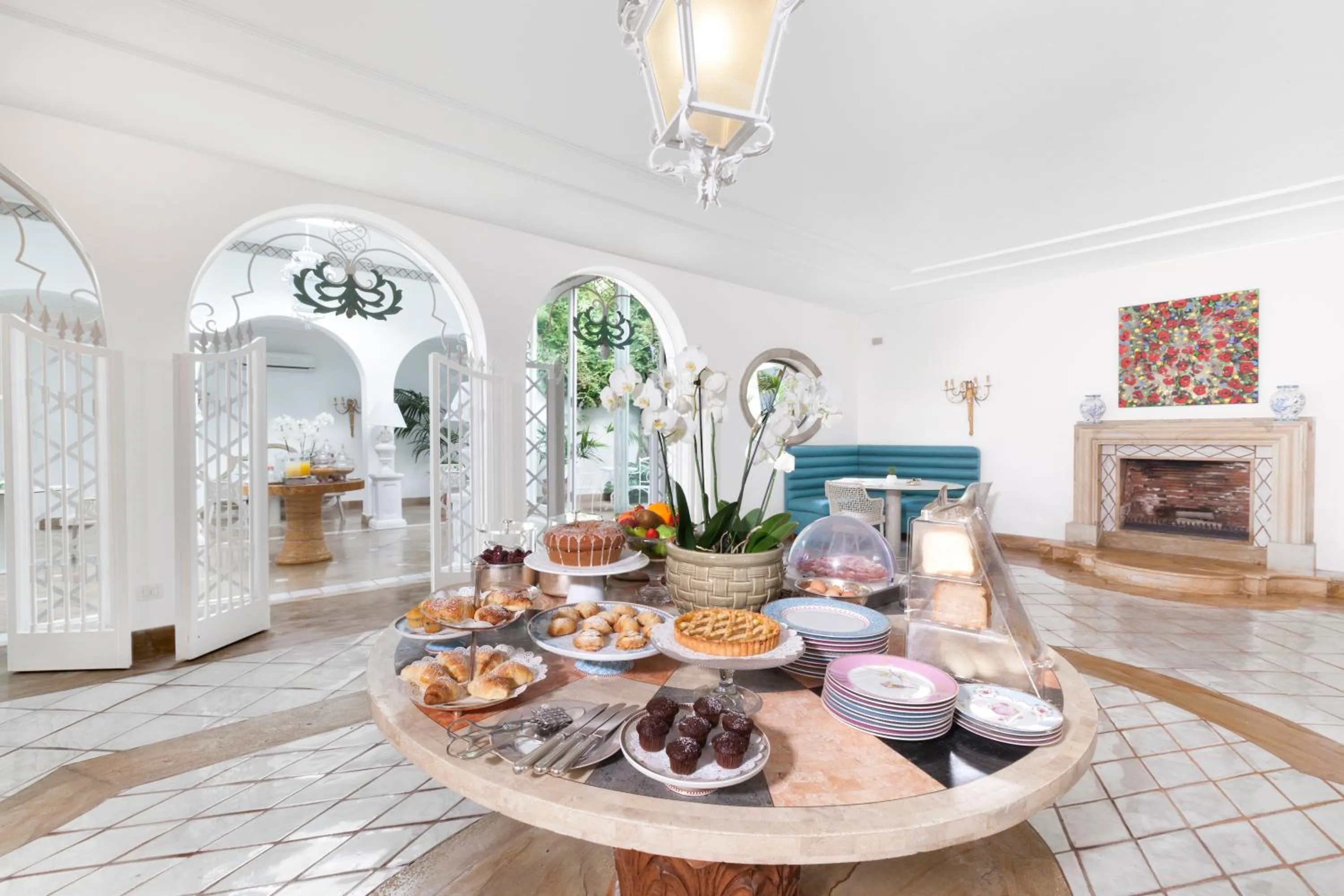 Continental breakfast in Relais Villa Savarese