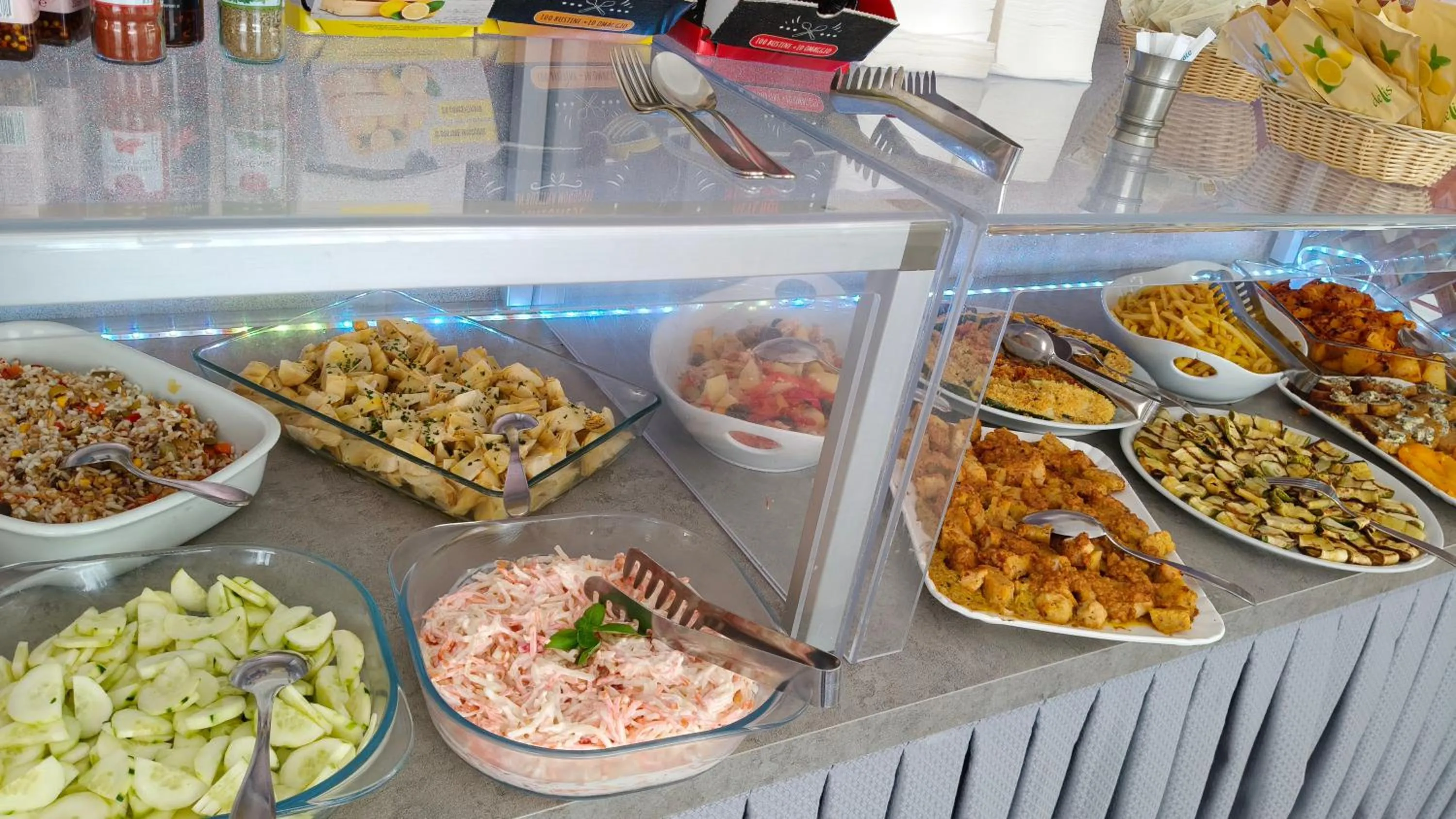 Restaurant/places to eat in Hotel Azzurro