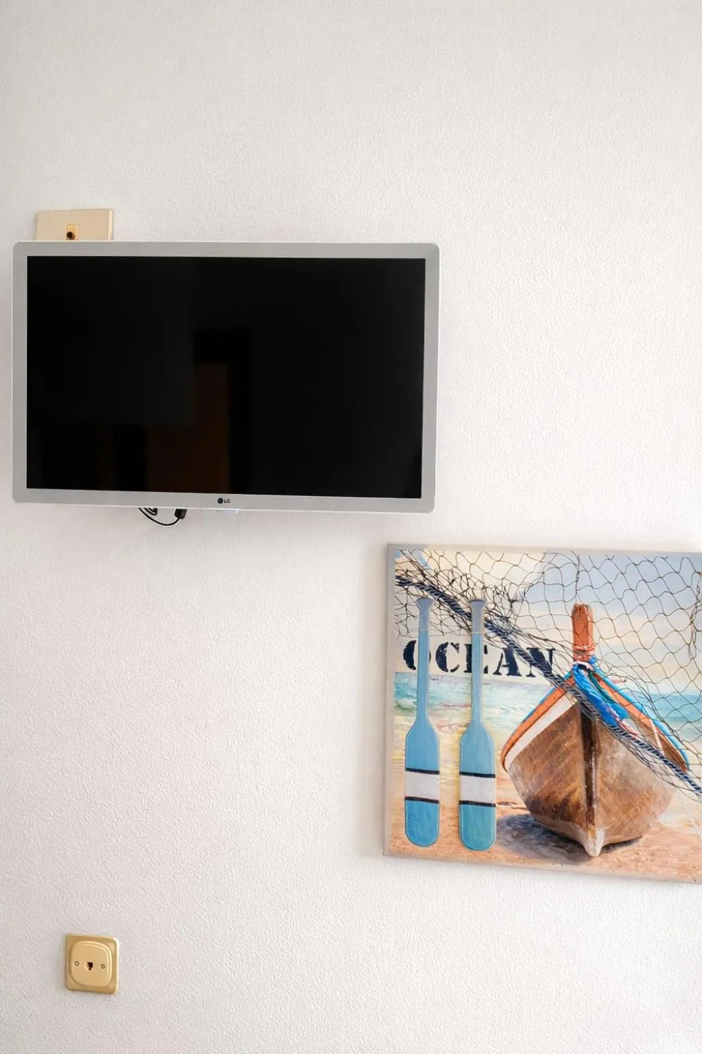 TV and multimedia in Hotel Azzurro