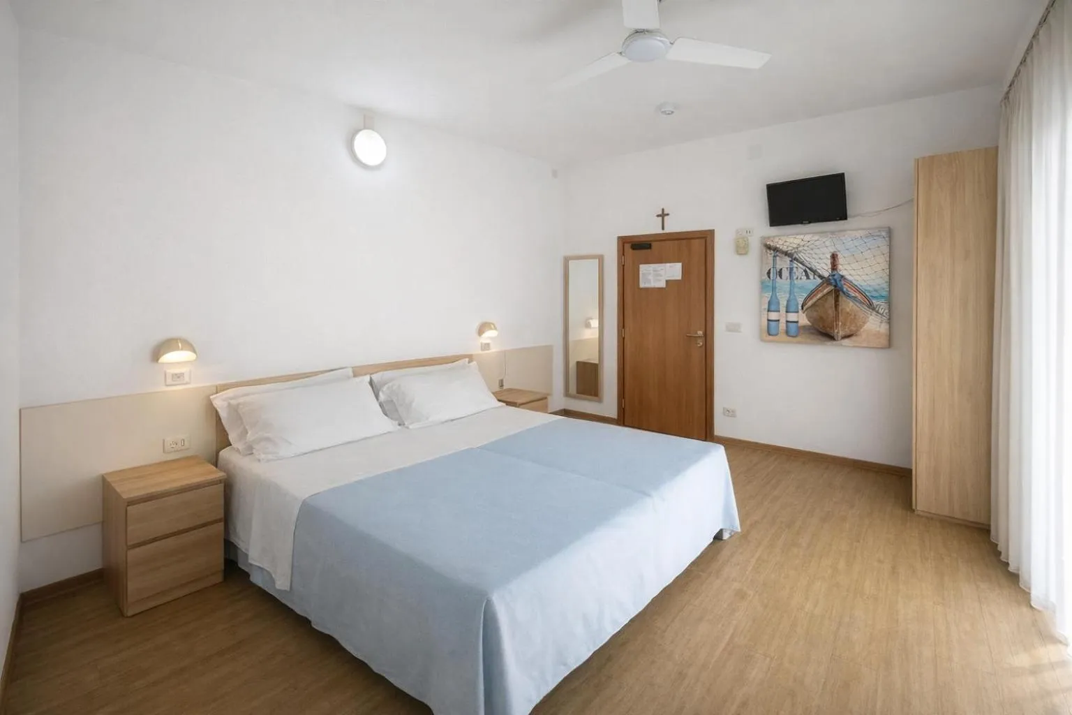 Bedroom, Bed in Hotel Azzurro