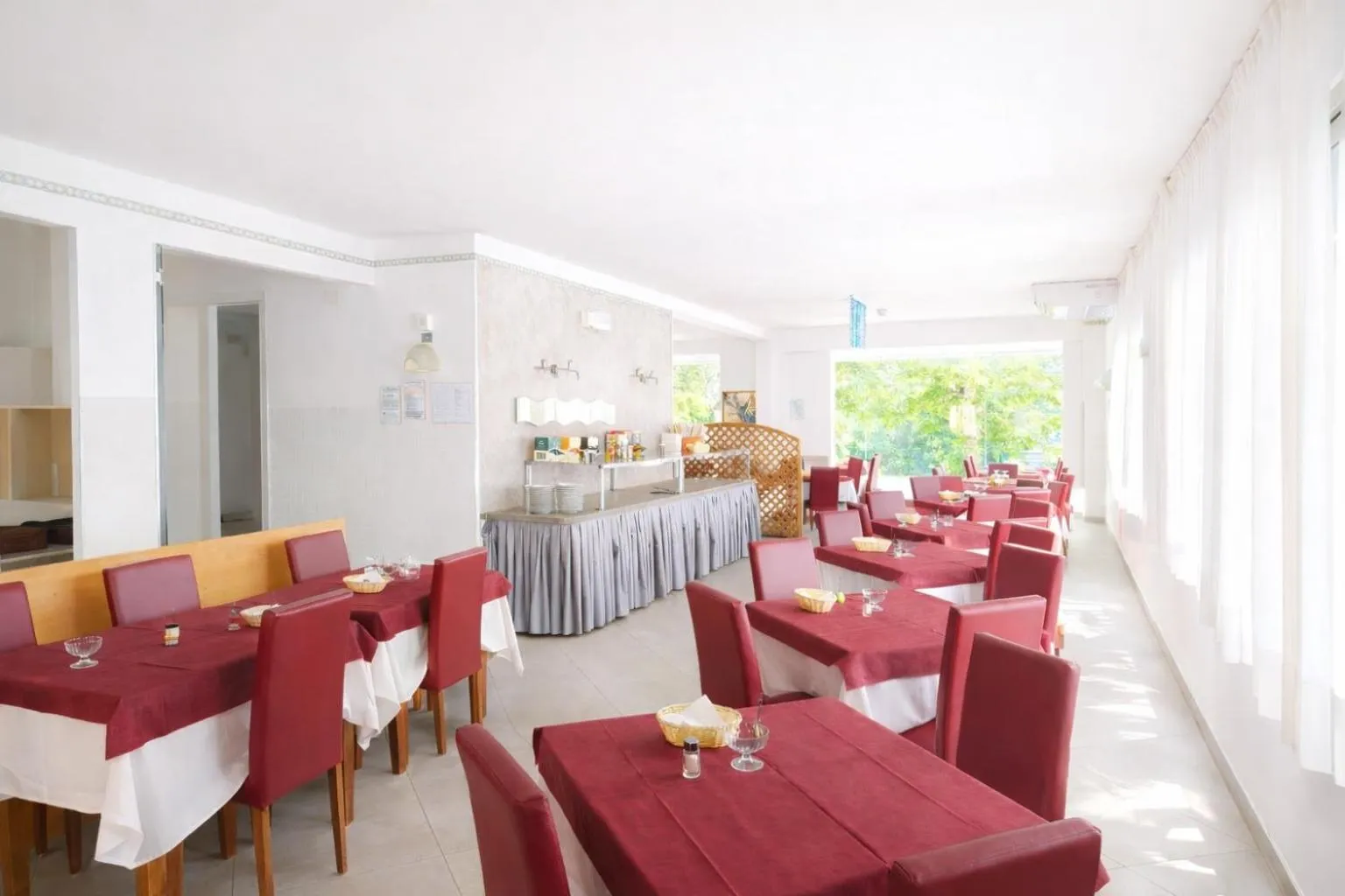 Restaurant/places to eat in Hotel Azzurro