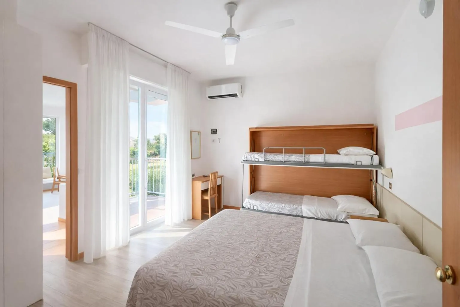 Bedroom, Bed in Hotel Azzurro