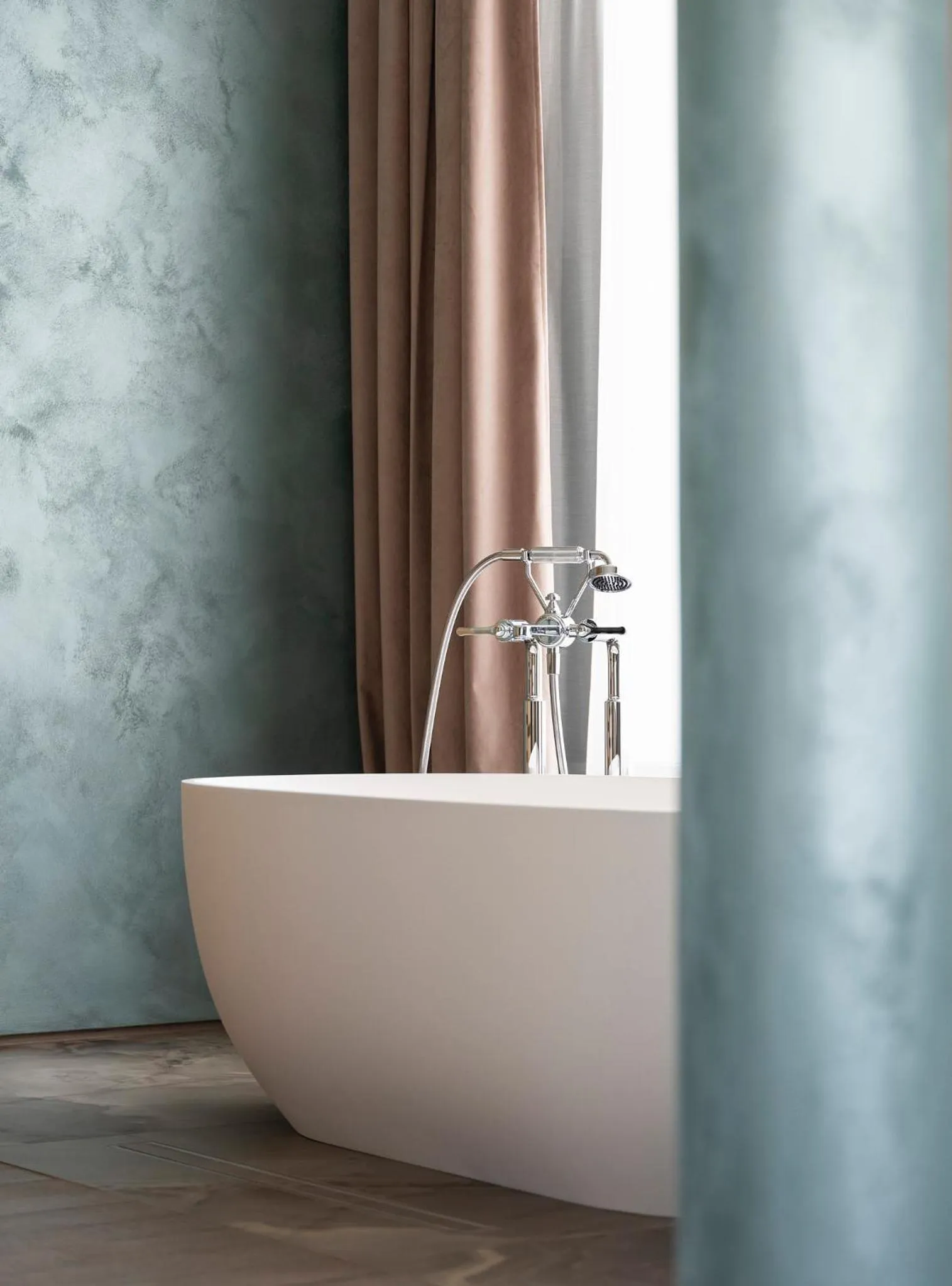 Bath in Boutique Hotel Stresa