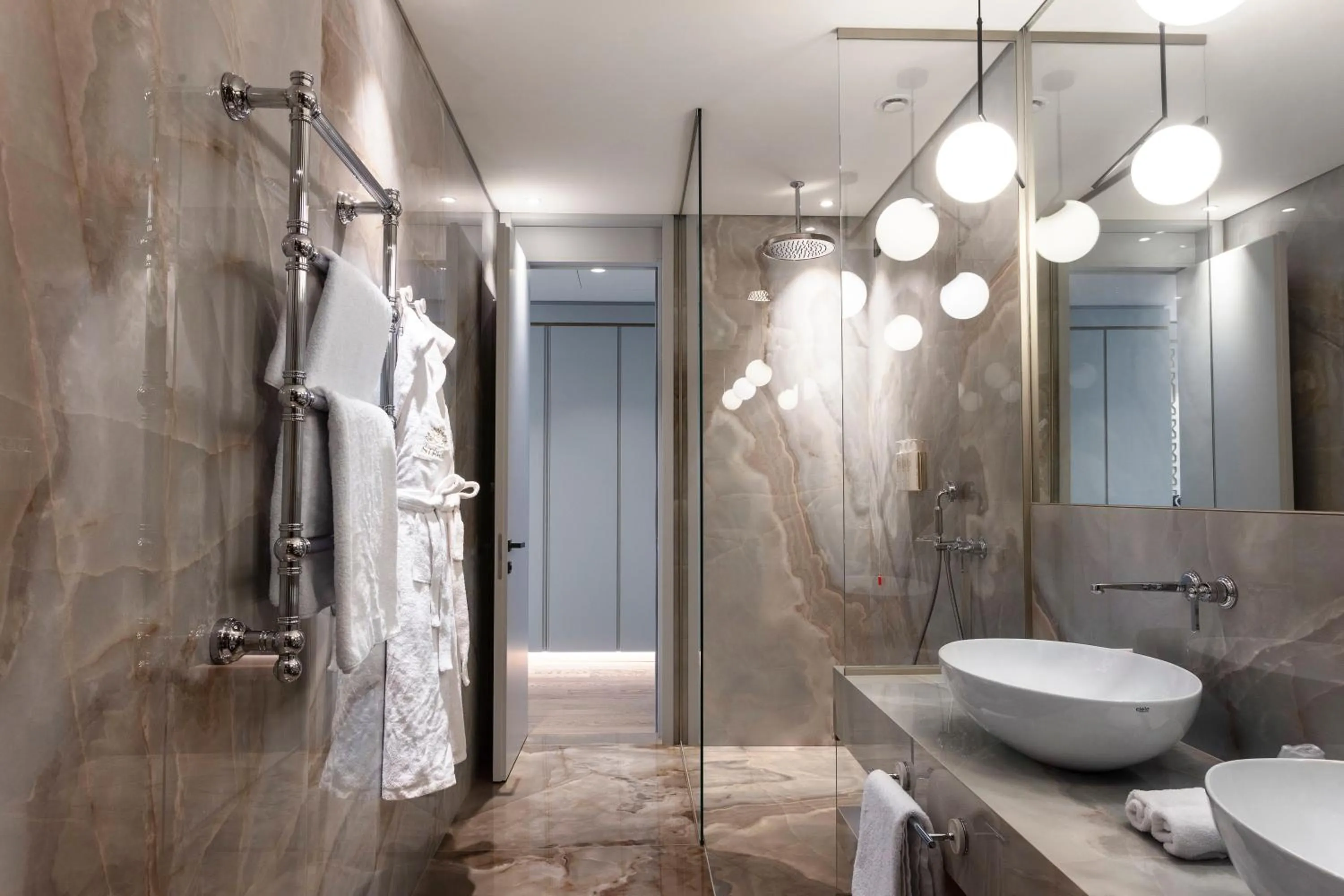 Shower in Boutique Hotel Stresa