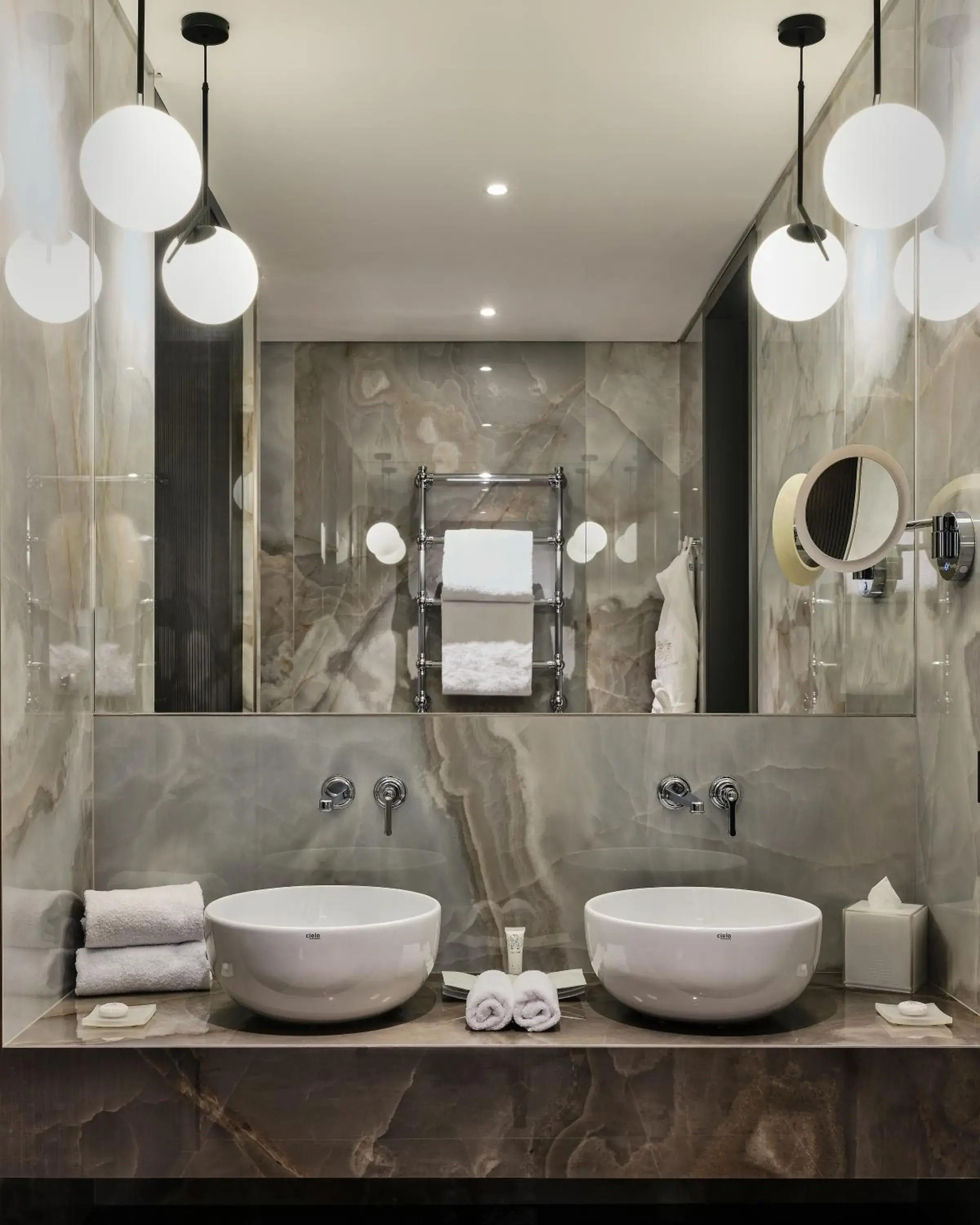 Bathroom in Boutique Hotel Stresa Bathroom in Boutique Hotel Stresa