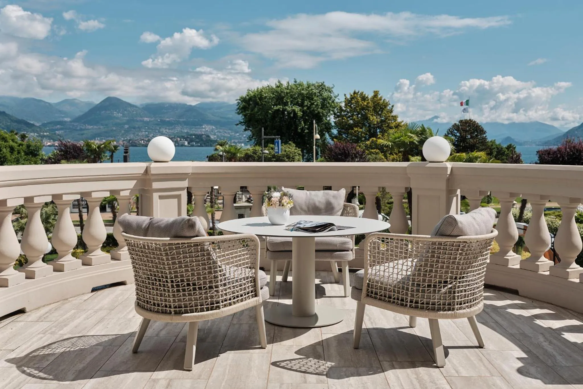 Spring in Boutique Hotel Stresa