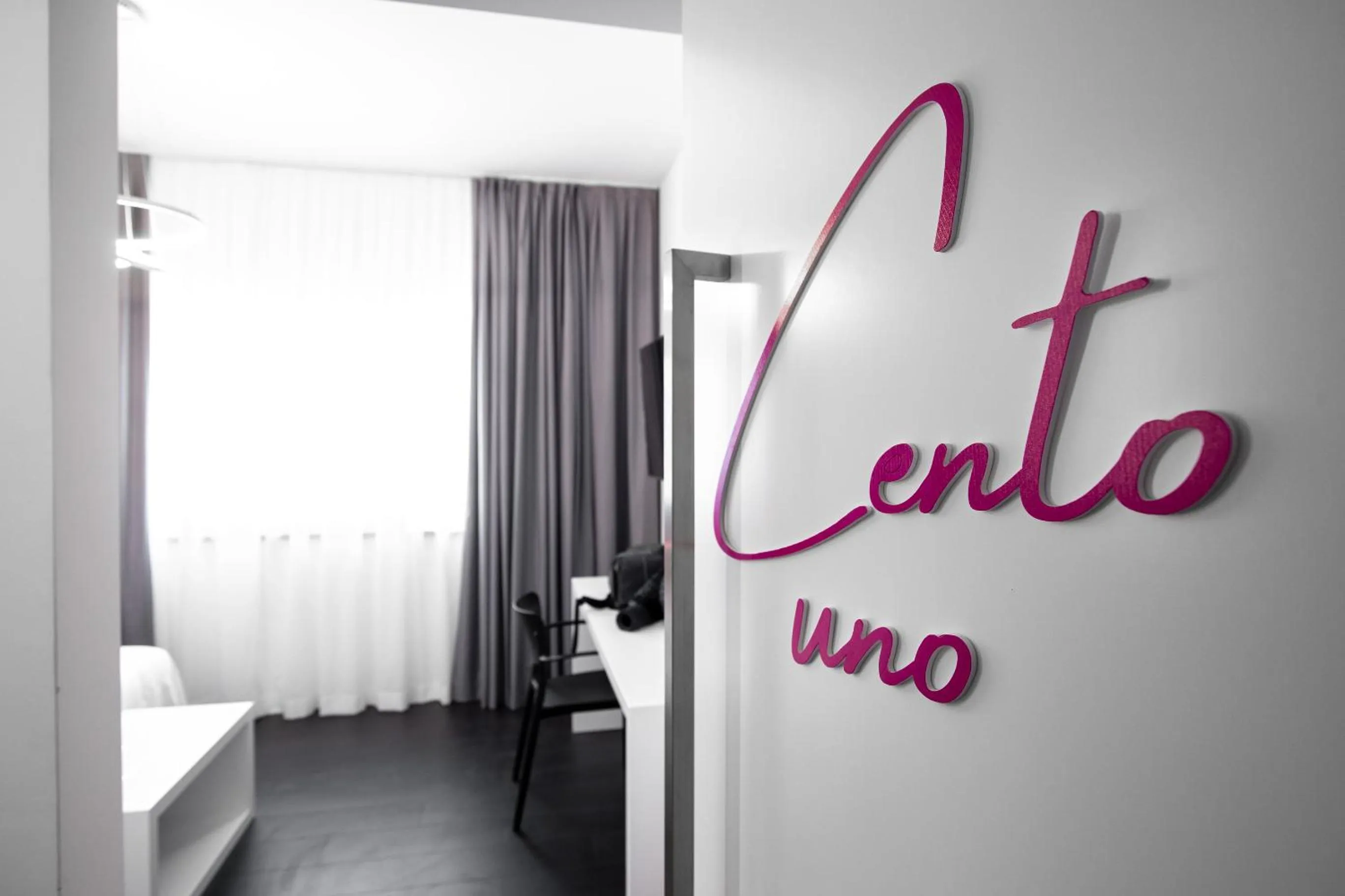 Logo/Certificate/Sign, Bed in My Suite Hotel