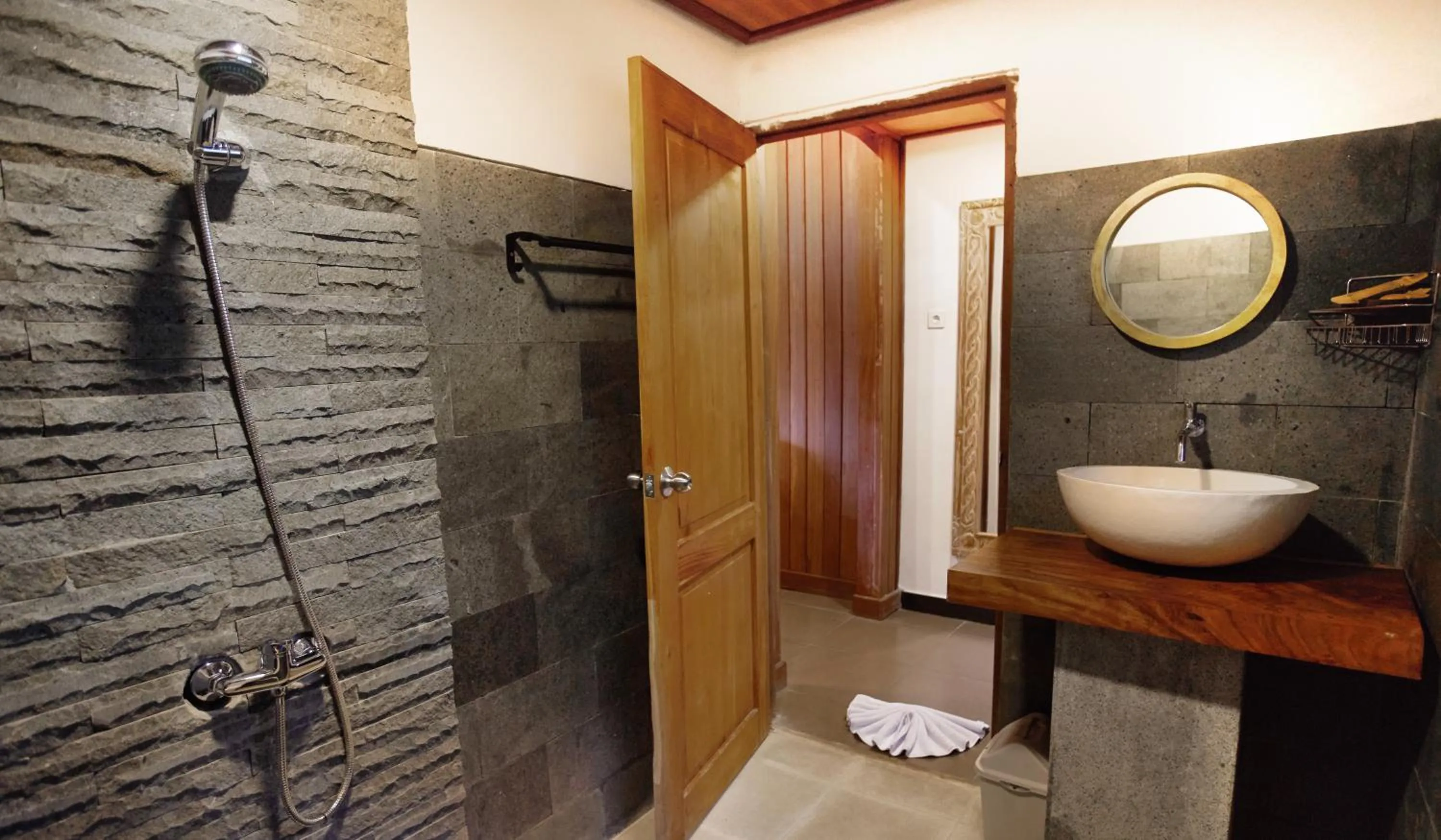 Shower in Tattva Ubud Retreat & Wellness