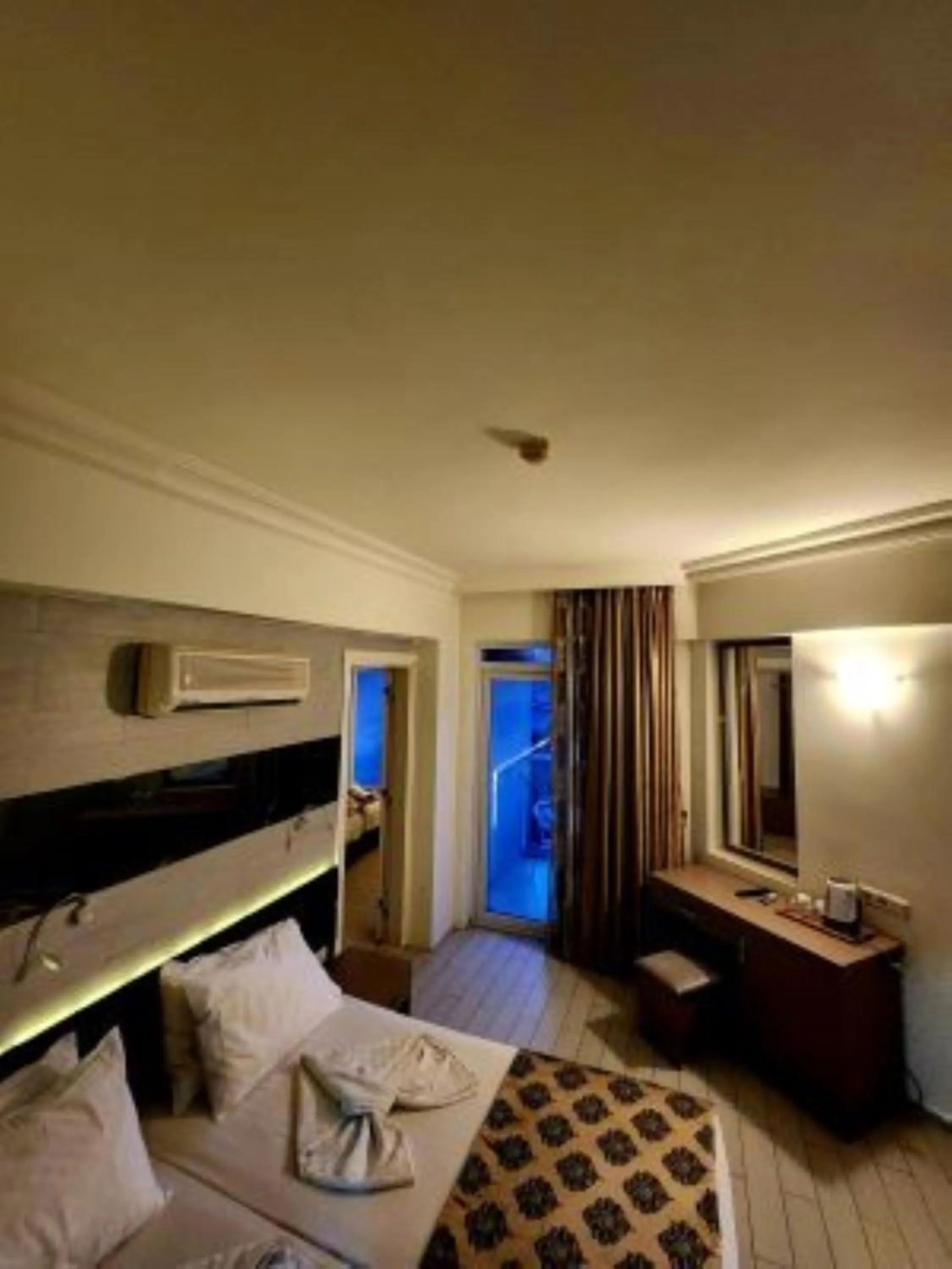 Neighbourhood, Bed in Cleopatra City Hotel Alanya