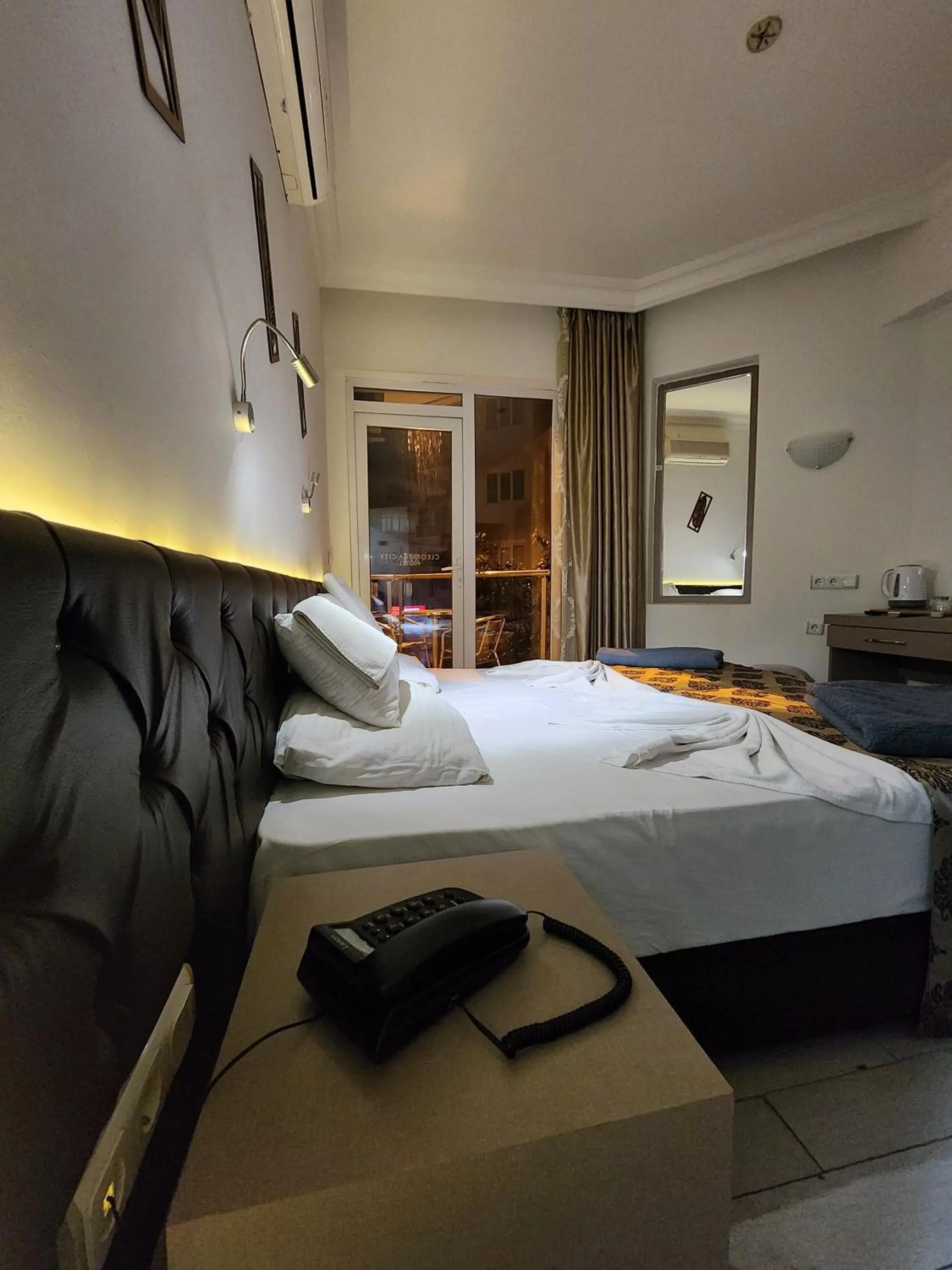 Balcony/Terrace, Bed in Cleopatra City Hotel Alanya